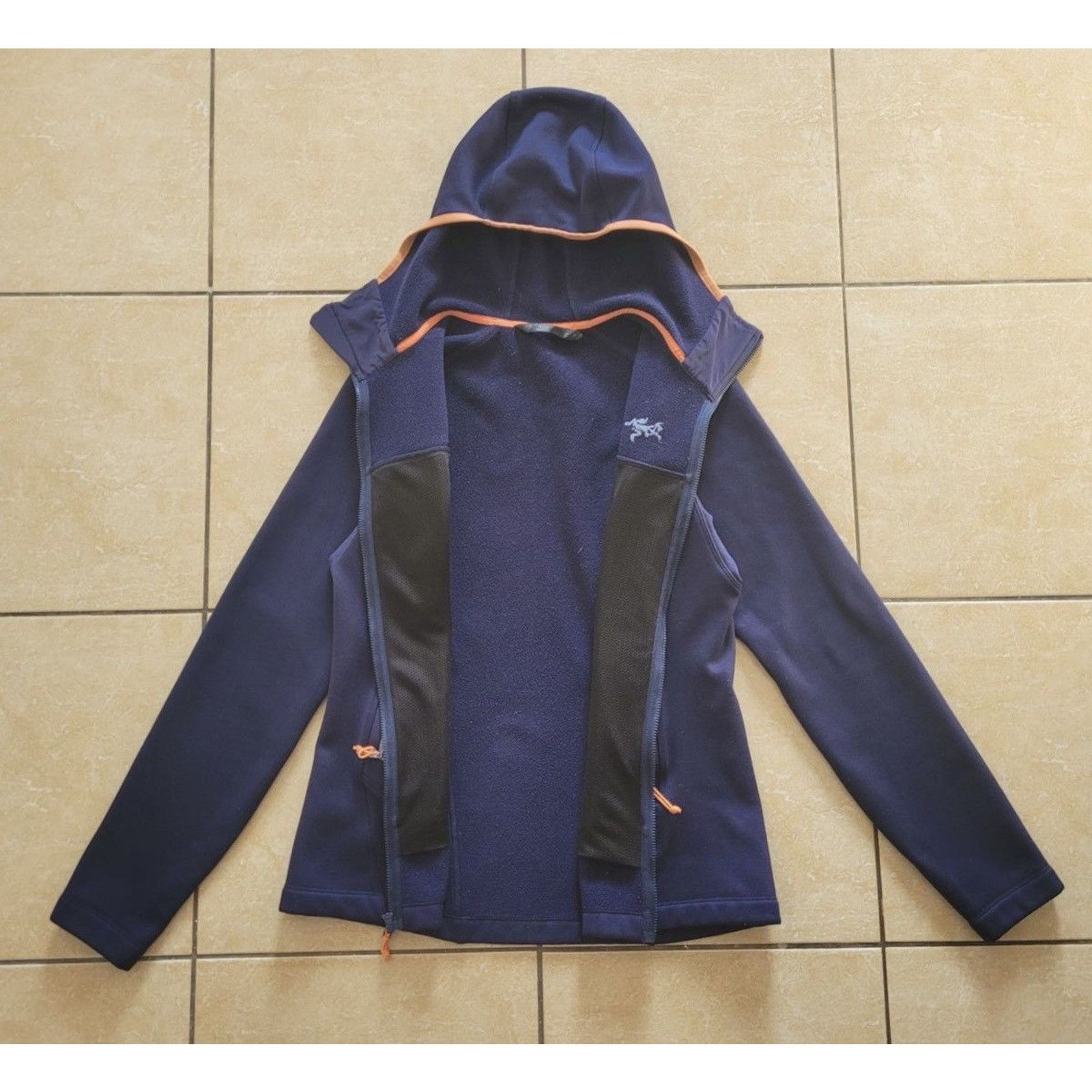 Arc'teryx Arc'Teryx women's zip hoodie Size M / US 6-8 / IT 42-44 - 2 Thumbnail