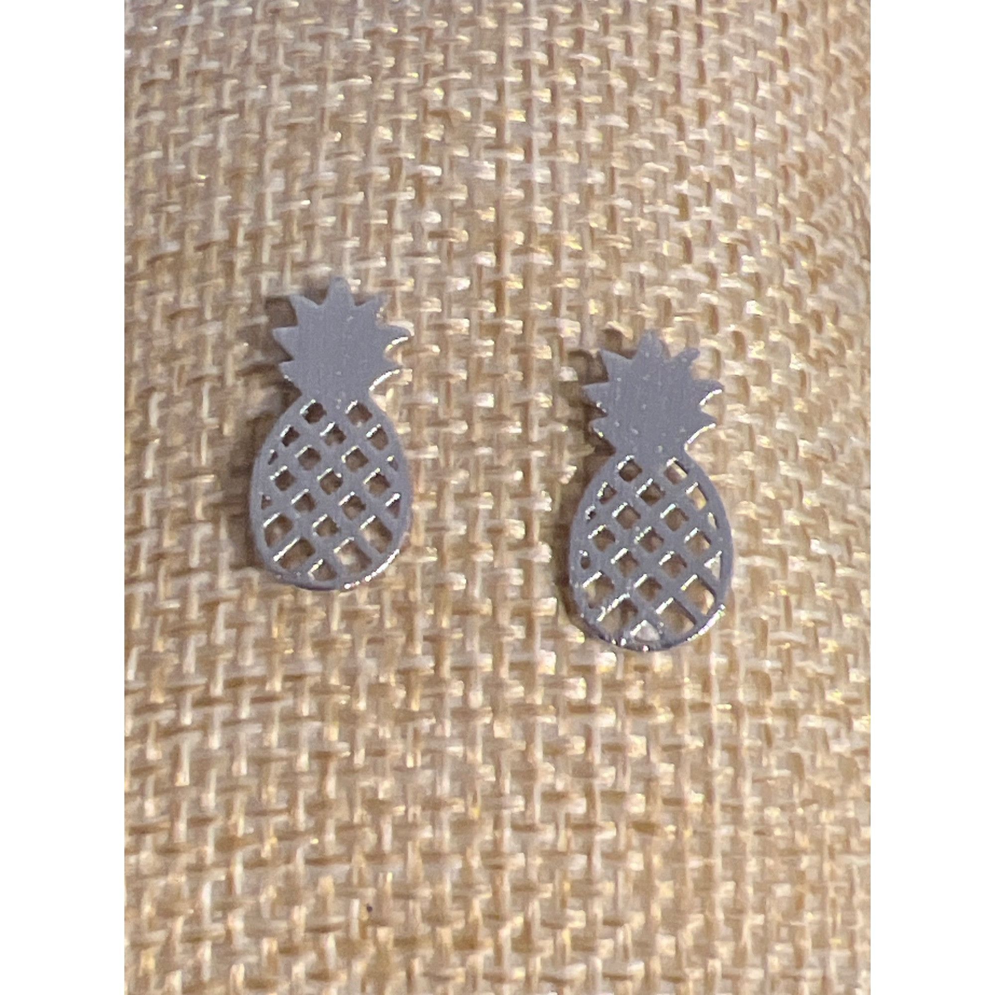 Other Vintage Silver Tone Pineapple Stud Earrings Openwork Pierced Size ONE SIZE - 1 Thumbnail