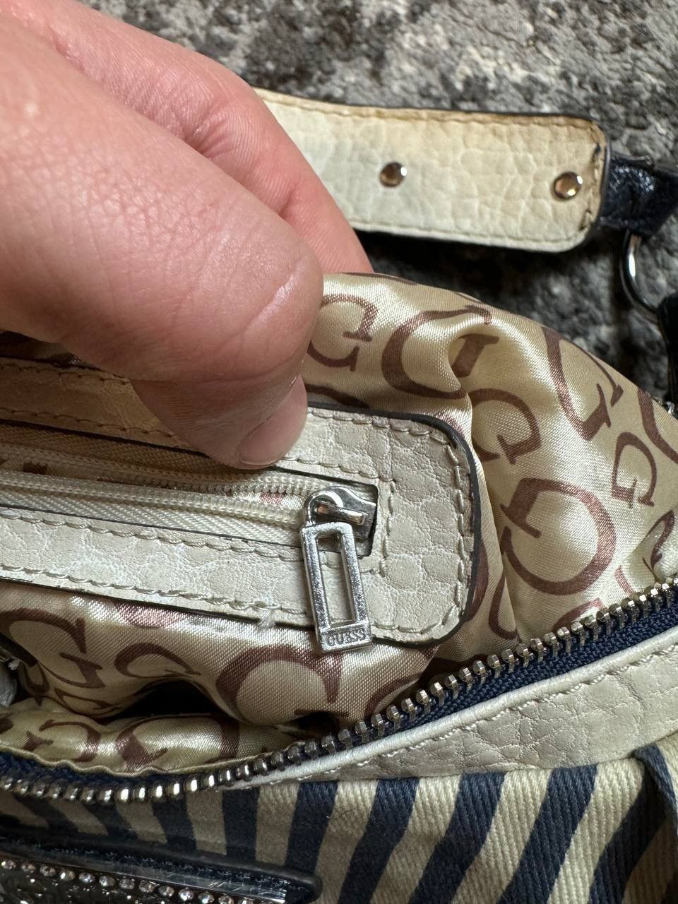 Guess × Vintage Vintage Y2K Guess Metal Logo Striped Tote Bag Japanese Style Size ONE SIZE - 9 Thumbnail
