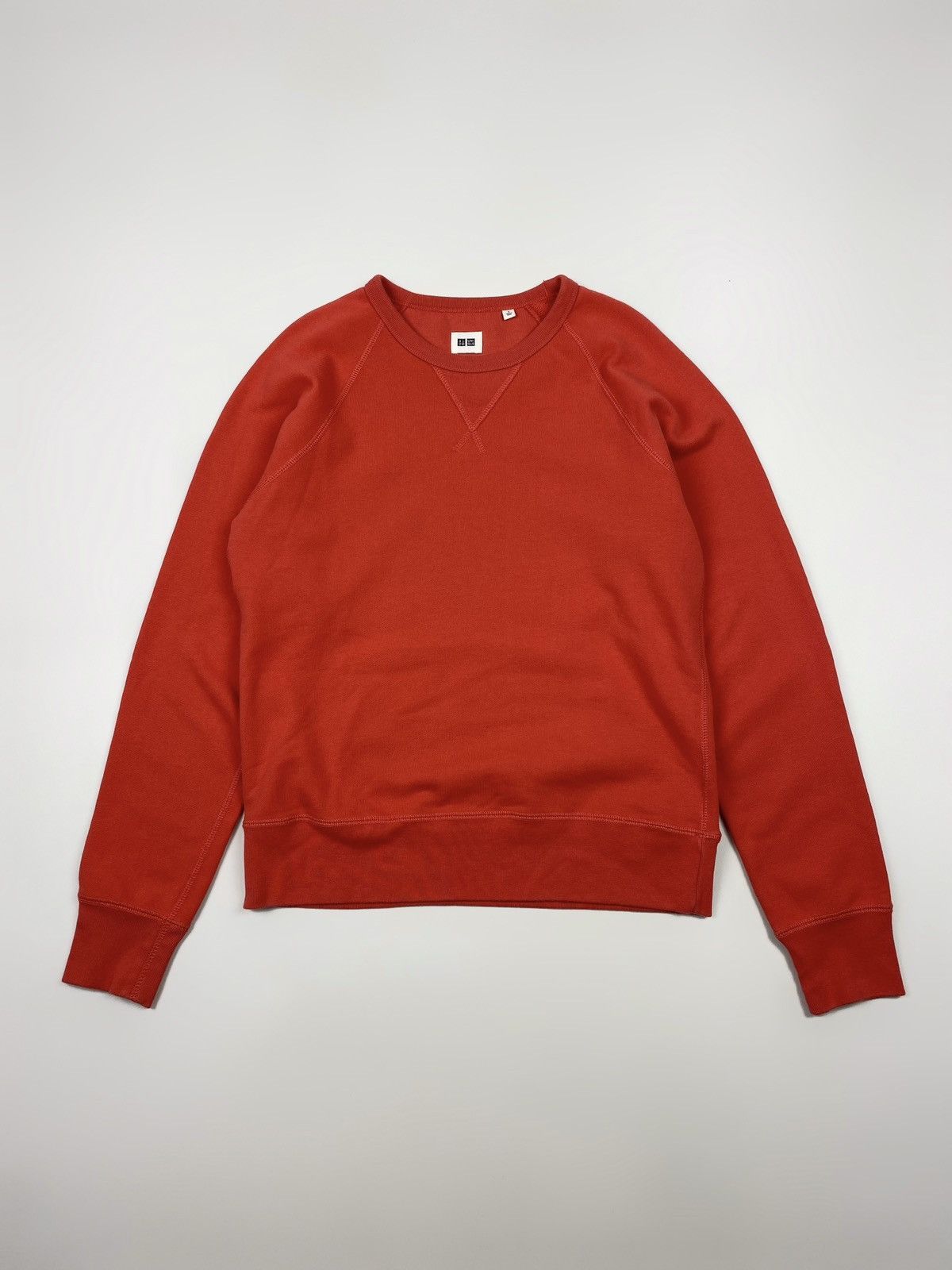 Uniqlo Uniqlo Coral Orange Blank Crew Neck Sweatshirt Size US S / EU 44-46 / 1 - 1 Thumbnail
