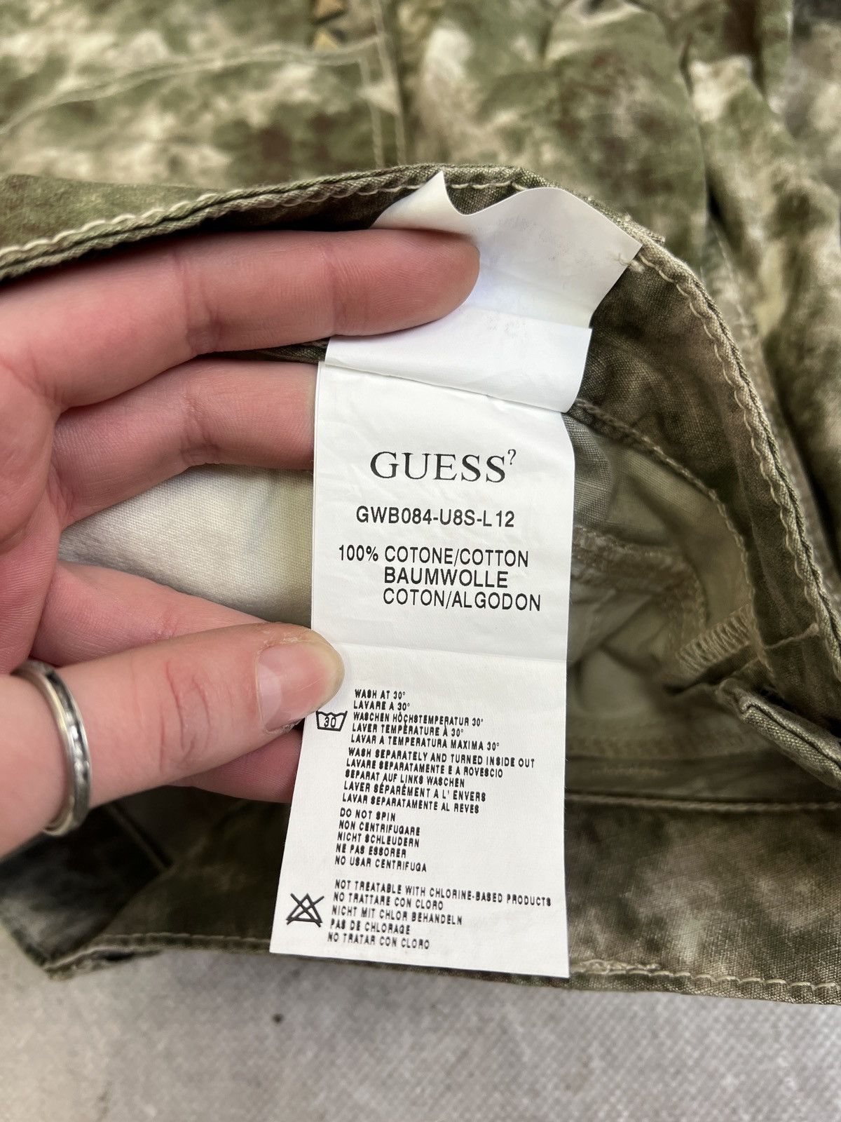Guess Vintage streetwear camo cargo shorts y2k style hype Size US 30 / EU 46 - 8 Thumbnail