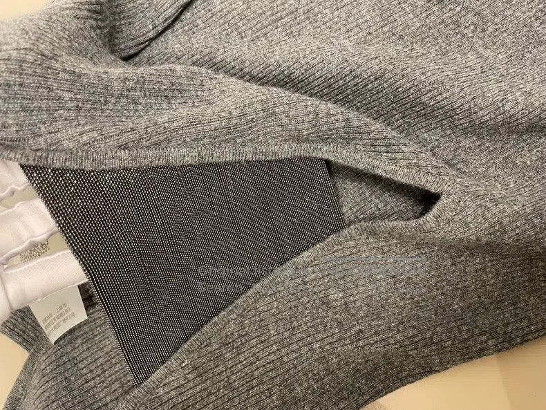 Brunello Cucinelli Brunello Cucinelli Dark grey studded cashmere sweater Size S / US 4 / IT 40 - 8 Thumbnail