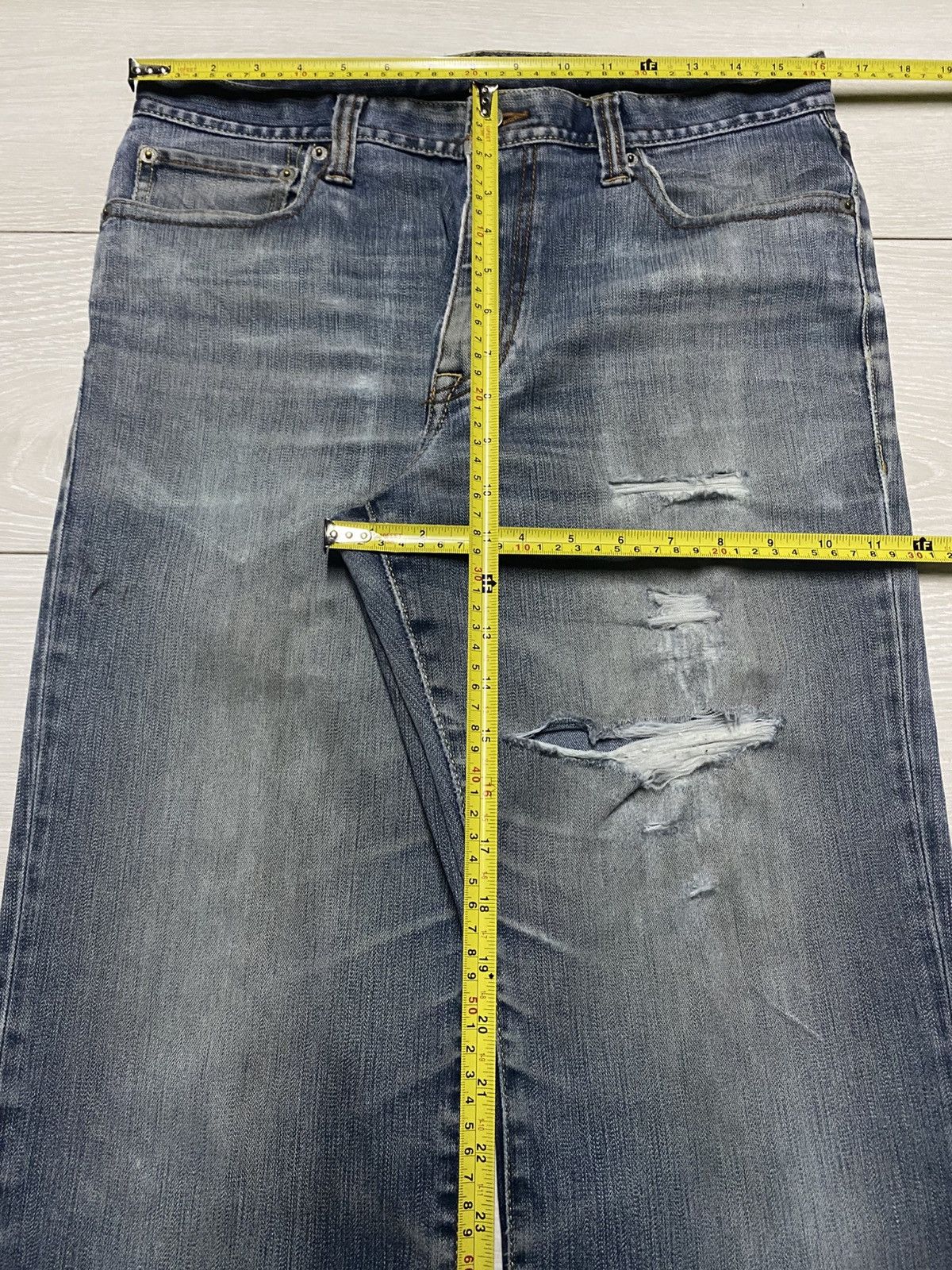 Japanese Brand Vintage Japanese Brand Blue Faded Wash Distressed Loose Jean Size US 32 / EU 48 - 13 Thumbnail