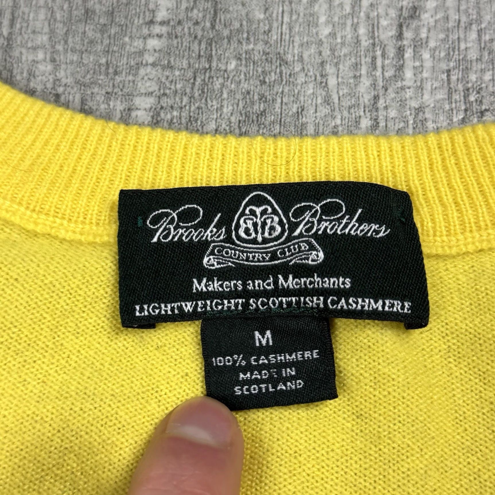 Brooks Brothers BROOKS BROTHERS CASHMERE V-NECK SWEATER MENS MEDIUM YELLOW LUXURY PULLOVER 100% PURE CASHMERE CLASSIC BUSINESS COMFORT Size US M / EU 48-50 / 2 - 3 Thumbnail