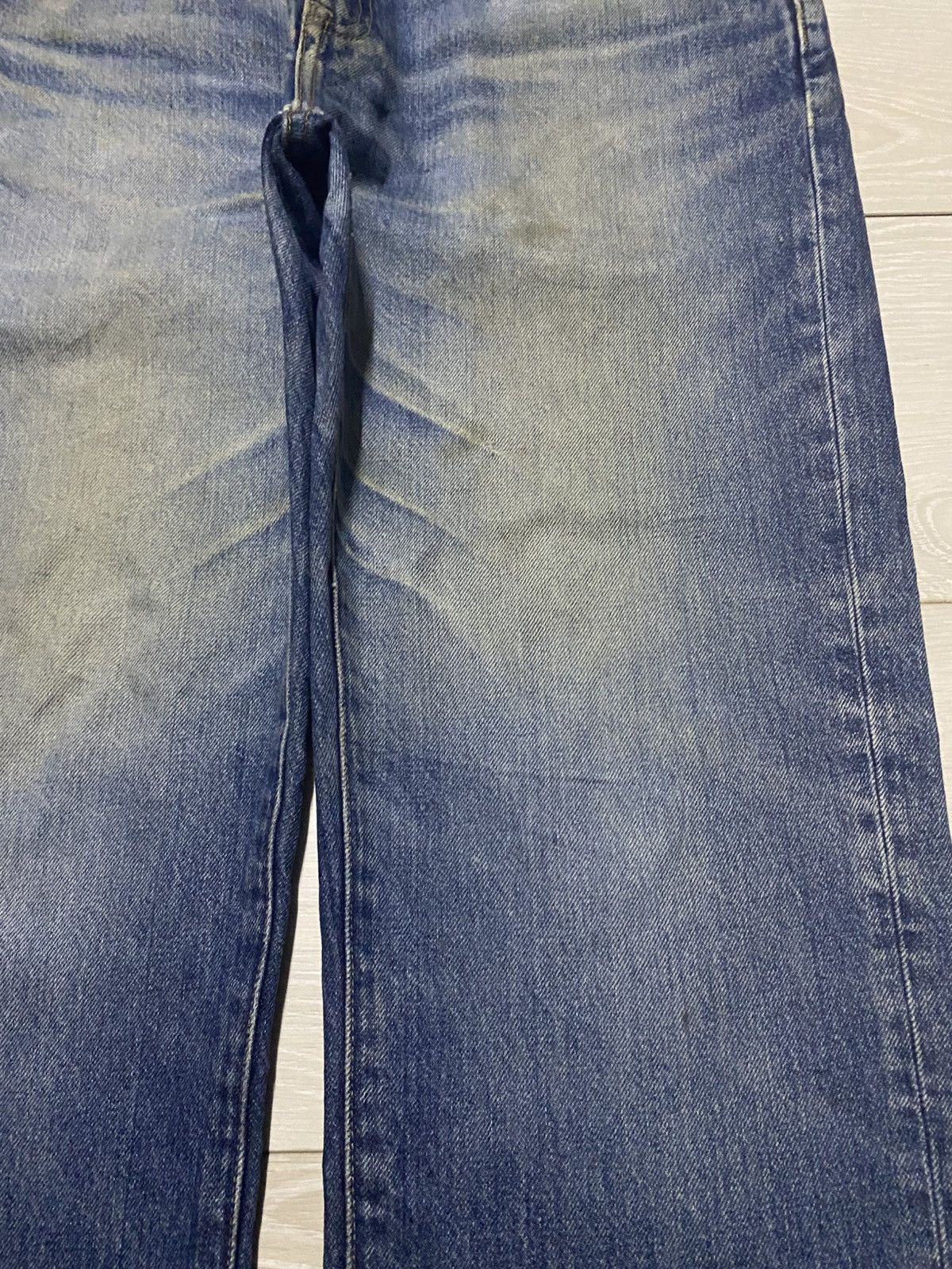 Japanese Brand Vintage Uniqlo Faded Wash Distressed Loose Jeans Size US 35 - 8 Thumbnail