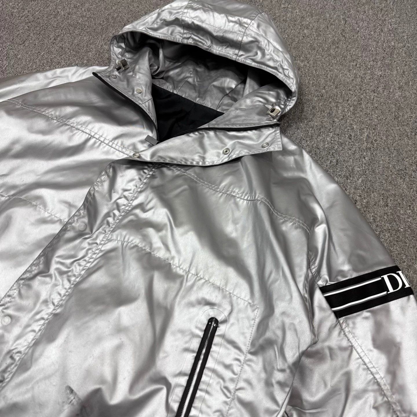 Dior Dior silver windproof tech jacket IT 50 MINT Size US M / EU 48-50 / 2 - 3 Thumbnail
