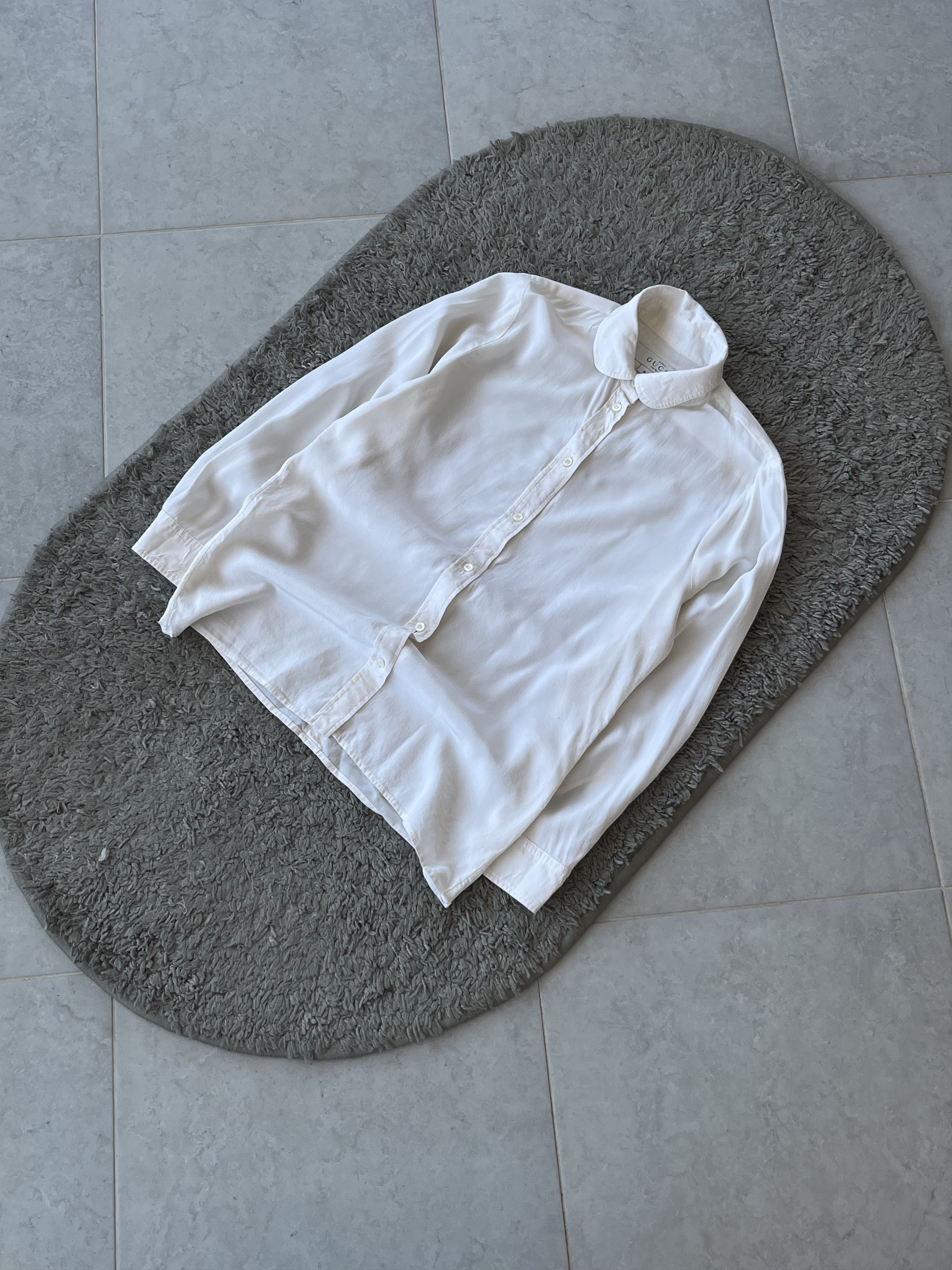 Gucci GUCCI Basic Shirt MADE IN BULGARY 100% Silk White Color Size US S / EU 44-46 / 1 - 2 Thumbnail
