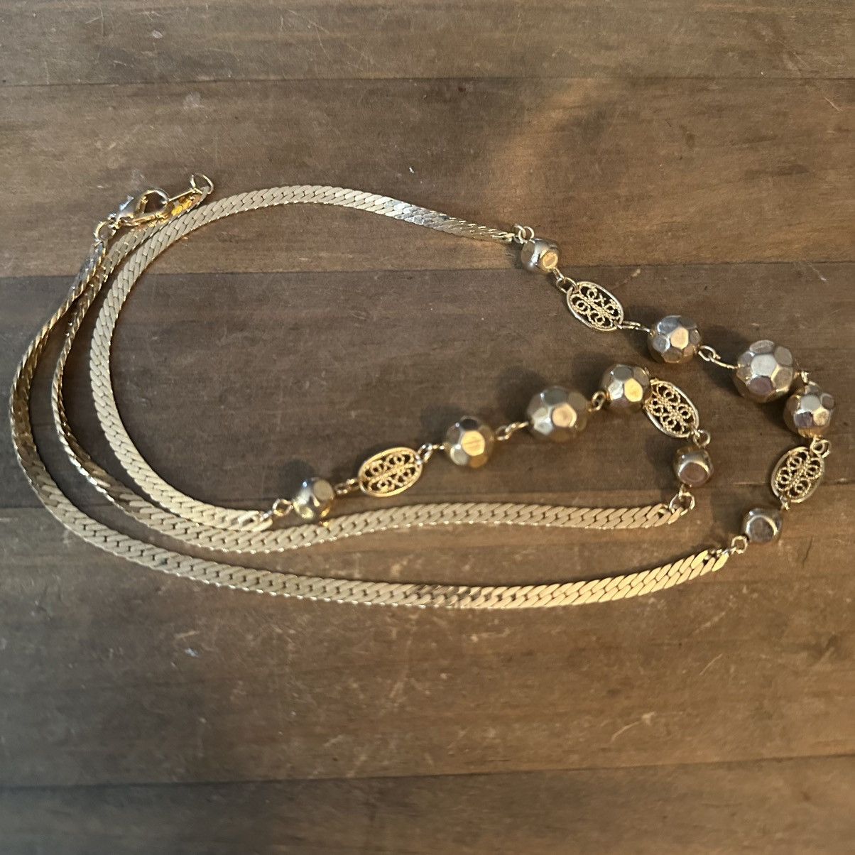 Other Gold tone herringbone stationed bead necklace Size ONE SIZE - 2 Thumbnail