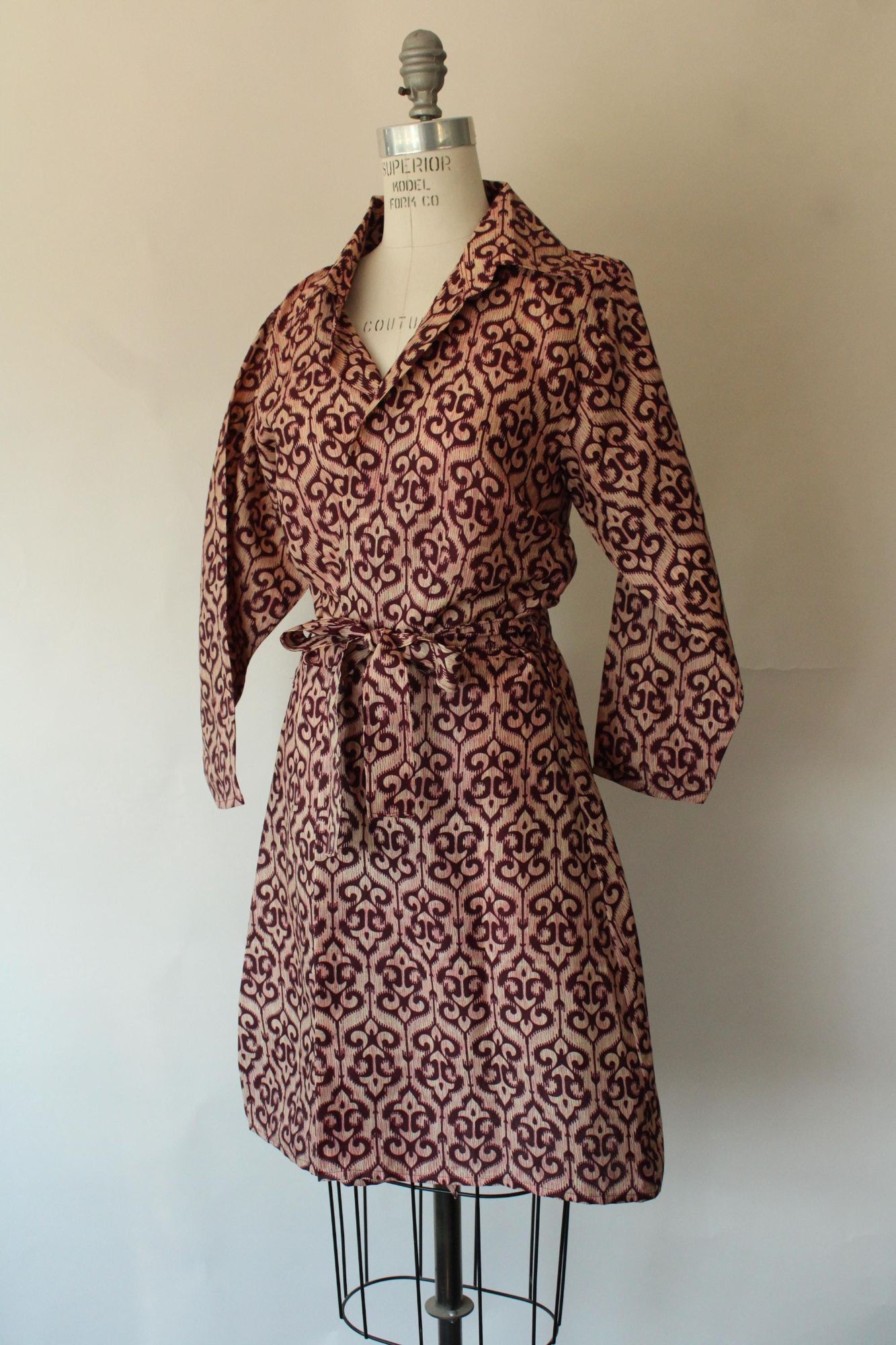 Vintage Vintage 1960s 1970s Dress, Burgundy and Ivory Batik Ethnic P Size M / US 6-8 / IT 42-44 - 7 Thumbnail