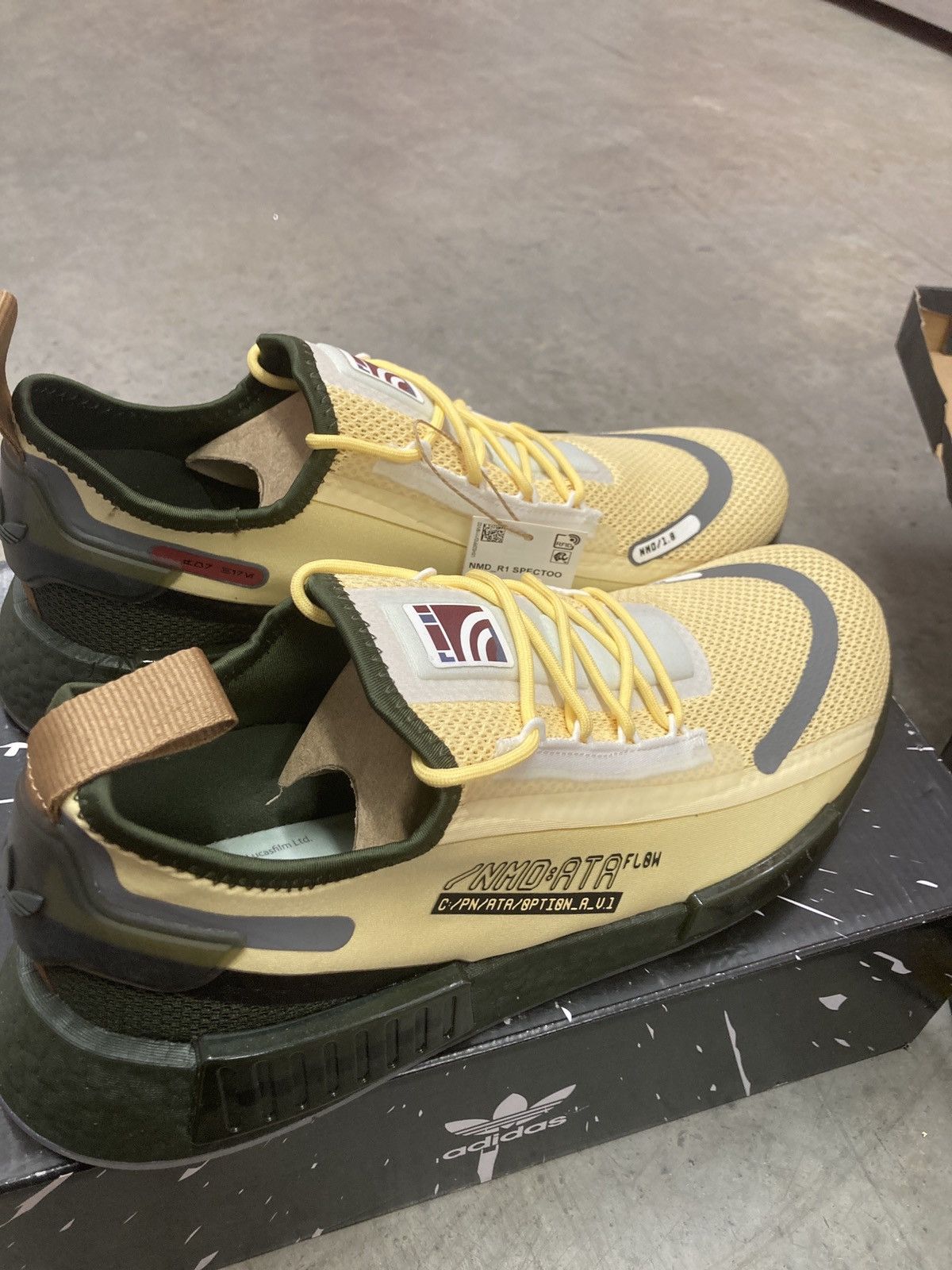 Adidas NMD_R1 SPECTOO Size US 10.5 / EU 43-44 - 3 Thumbnail