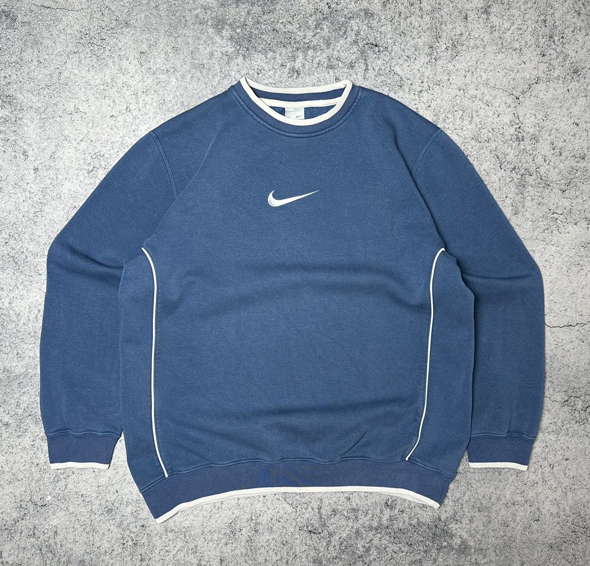 Nike Vintage Nike Center Swoosh Sweatshirt Size US L / EU 52-54 / 3 - 1 Thumbnail