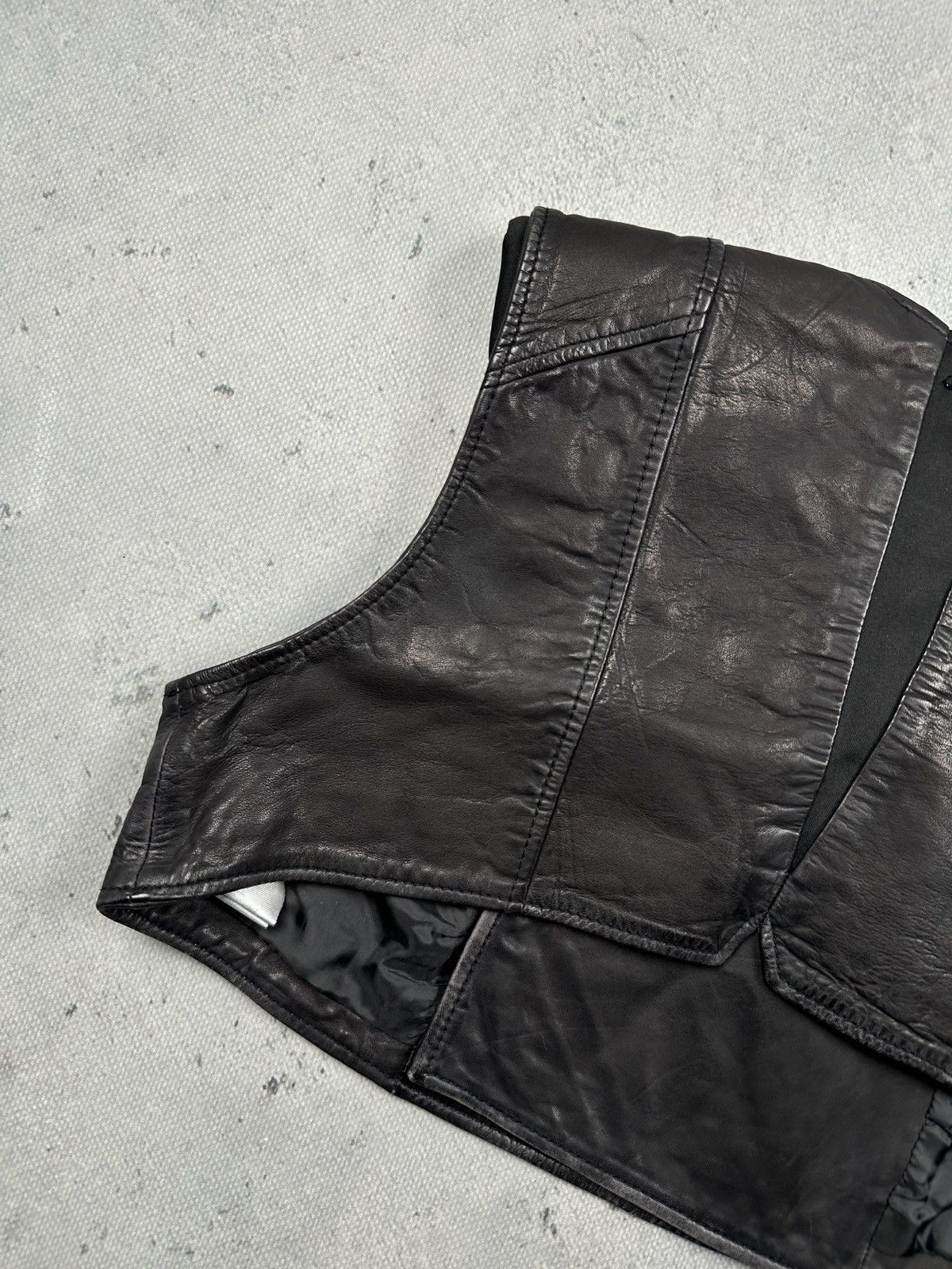 Diesel Vintage Diesel Leather Cropped Vest Black Padded Shoulders Size S / US 4 / IT 40 - 7 Thumbnail
