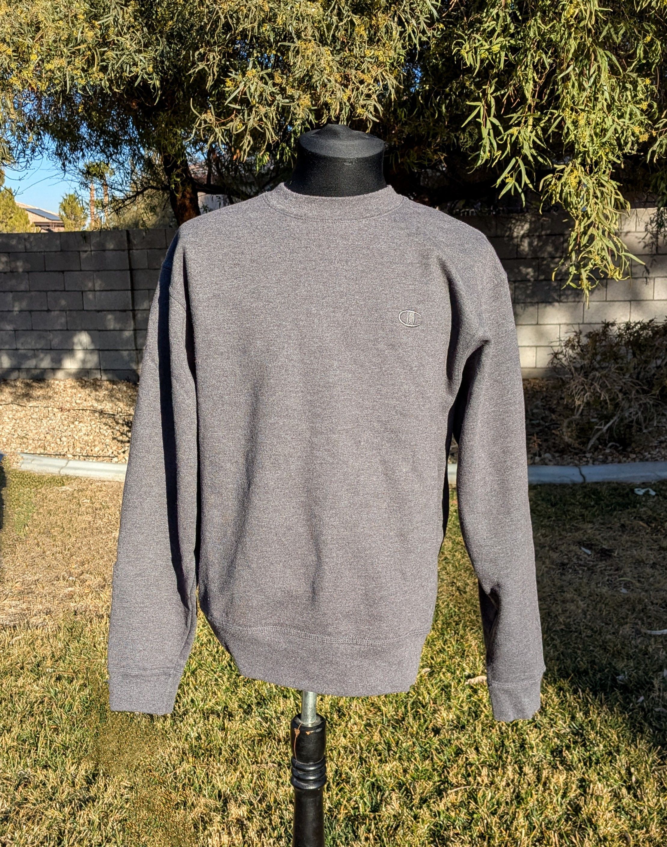 Champion VTG Champion Authentic Charcoal Pullover Crew Sweatshirt Size US M / EU 48-50 / 2 - 1 Thumbnail