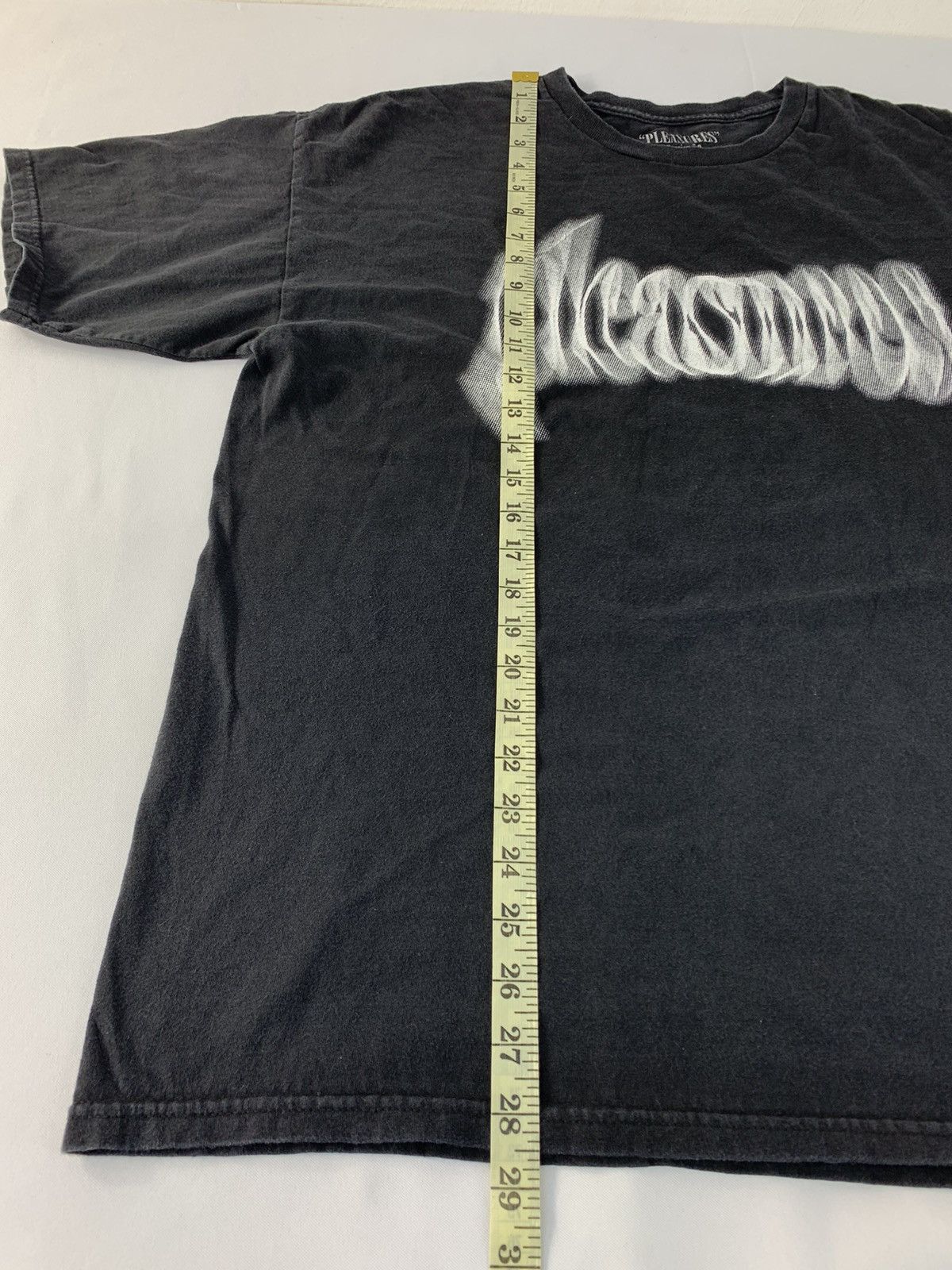 Pleasures Pleasures Version 5 Spell Out Blur Big Logo Band Tee Size US XL / EU 56 / 4 - 7 Thumbnail
