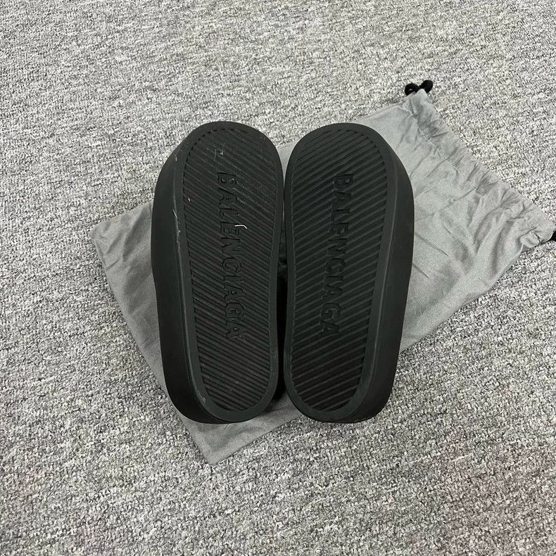 Balenciaga Balenciaga Chunky Slide Sandals Size 37-2506 Size US 7 / IT 37 - 5 Thumbnail