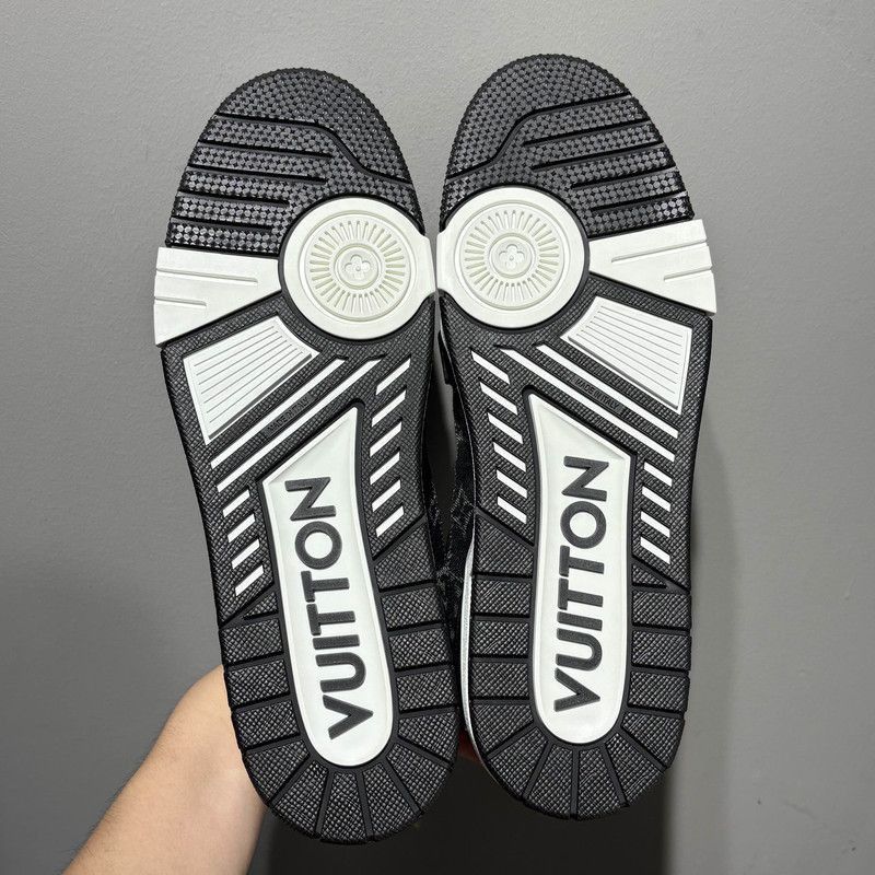 Louis Vuitton Louis Vuitton Panda Print Low-Top Sneakers -2508 Size US 10.5 / EU 43-44 - 4 Thumbnail
