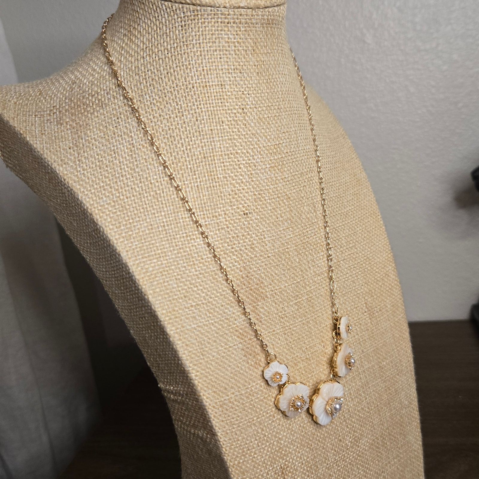 Pearled Ivory Gold Tone Ivory Floral Statement Necklace Spring Estate Glam Size ONE SIZE - 4 Thumbnail