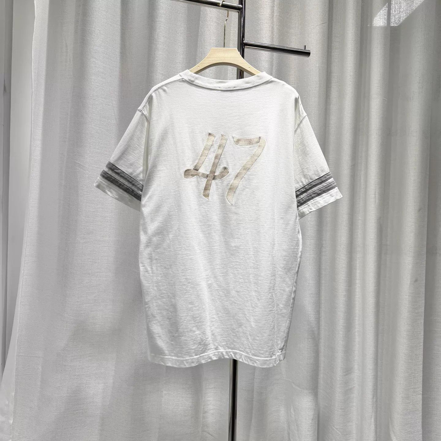 Dior DIOR White Ribbon Embroidered Logo Striped T XL 99N Size US XL / EU 56 / 4 - 2 Thumbnail