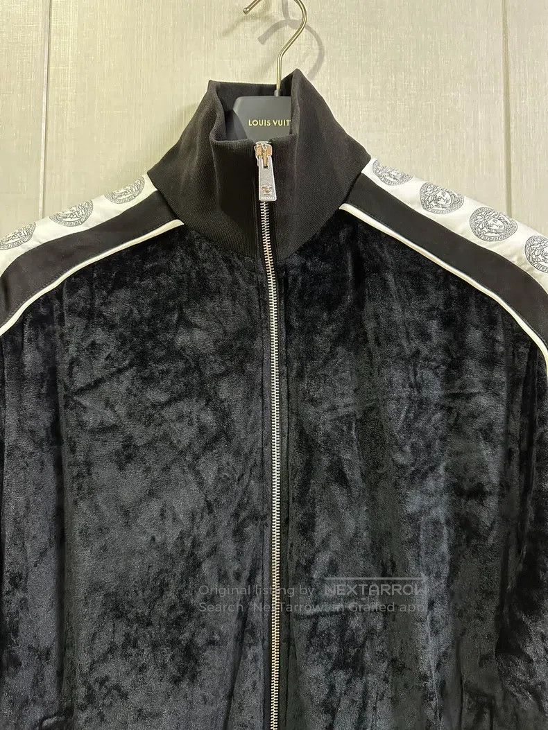 Versace Versace Velvet skewer Medusa avatar coat Size US S / EU 44-46 / 1 - 3 Thumbnail