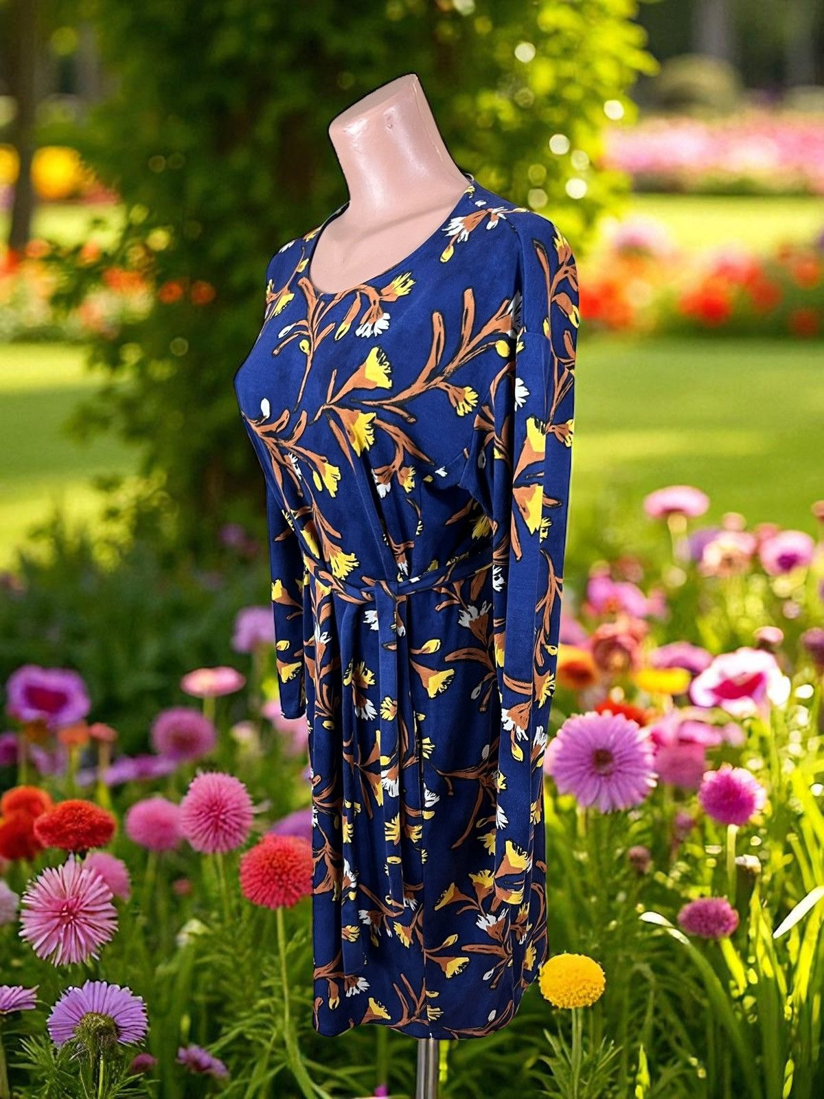 Weekend Max Mara Weekend Max Mara floral dress size M/L Size M / US 6-8 / IT 42-44 - 4 Thumbnail