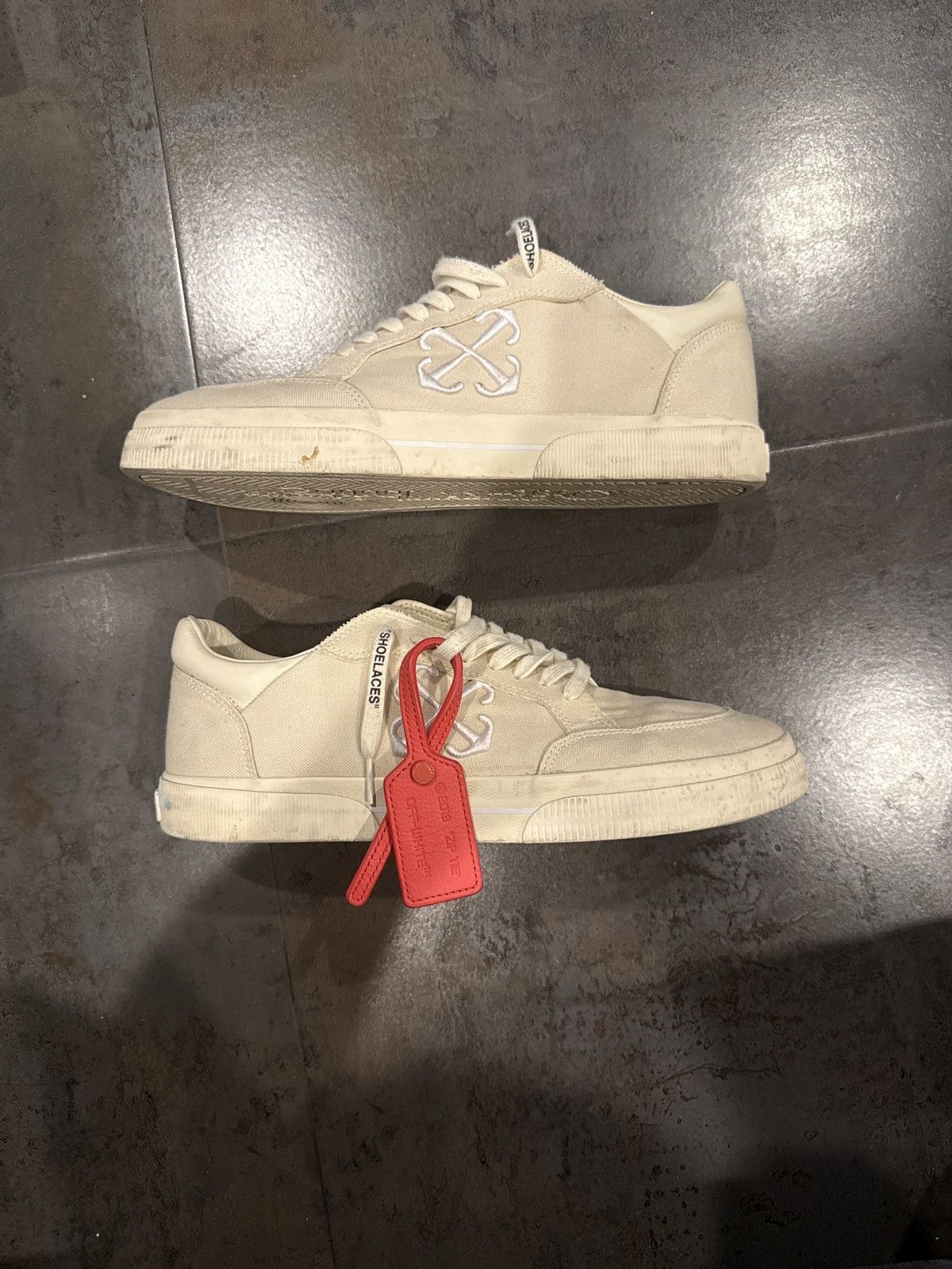 Off-White Off-White Vulcanized canvas beige low top sneakers Size US 13 / EU 46 - 1 Thumbnail