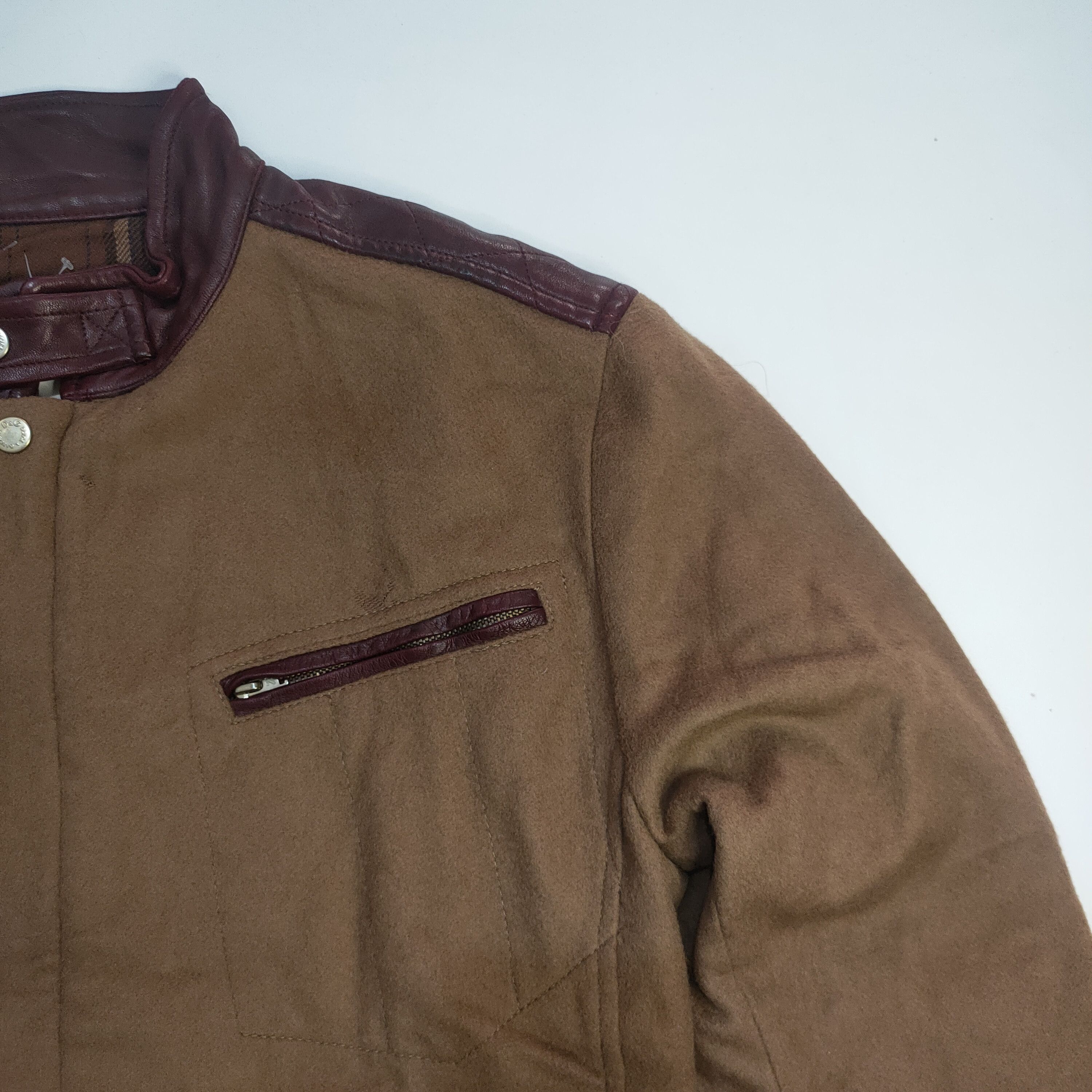 Dolce & Gabbana Dolce & Gabbana jacket combines canvas and leather accents. Size US S / EU 44-46 / 1 - 3 Thumbnail