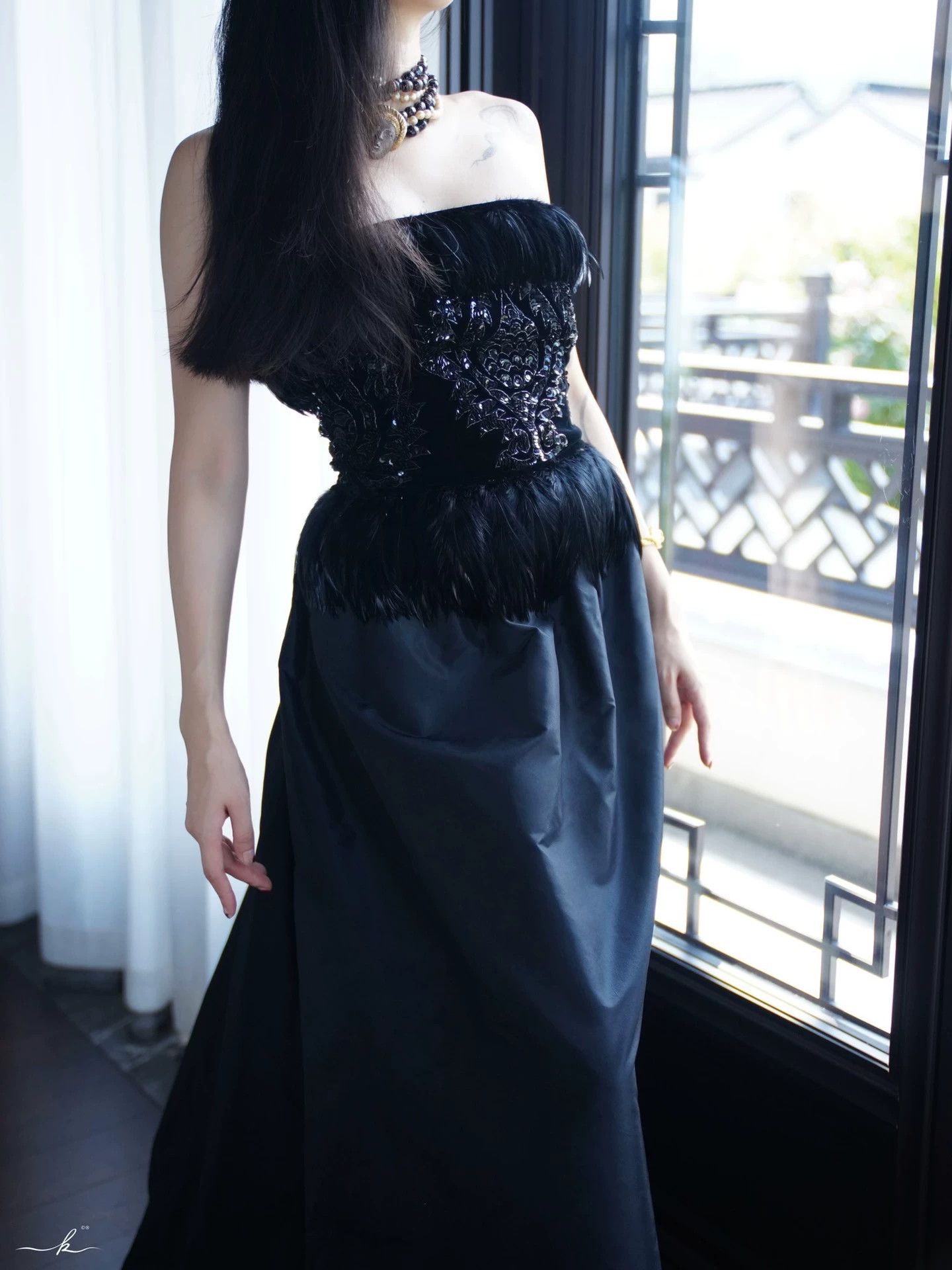 Vintage Vintage Strapless Beaded Feather Velvet Taffeta Dress Size S / US 4 / IT 40 - 1 Thumbnail