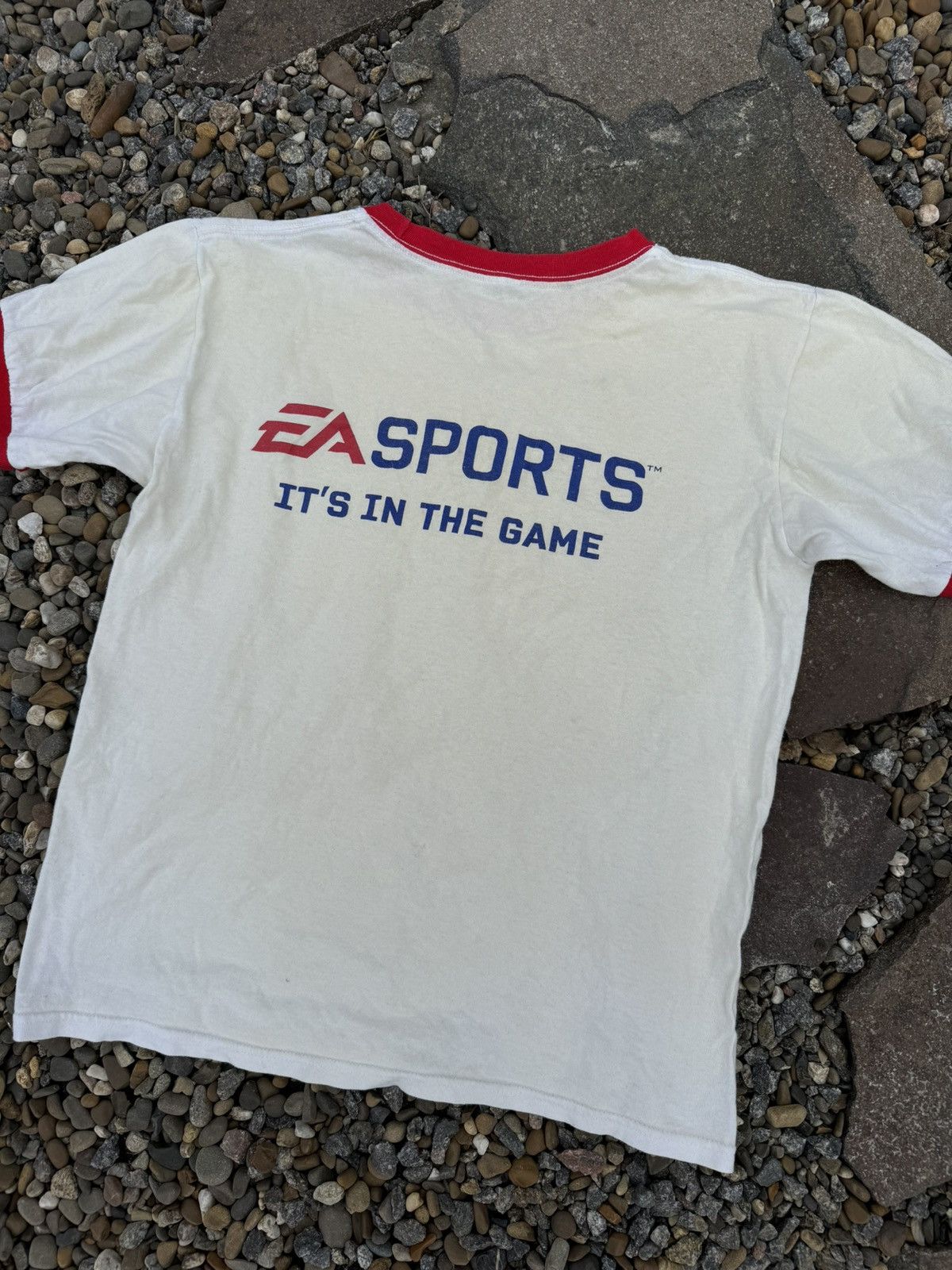 Grailed × Vintage 90’s EA Sports vintage white/red big logo t-shirt tee Apple Size US M / EU 48-50 / 2 - 3 Thumbnail