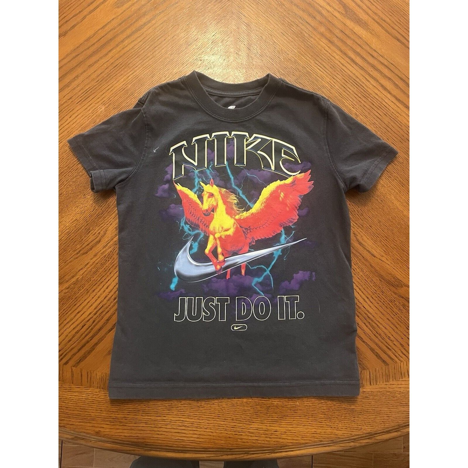 Nike nike shirt size XS Kids short sleeve unicorn lightning black Size US XS / EU 42 / 0 - 1 Thumbnail