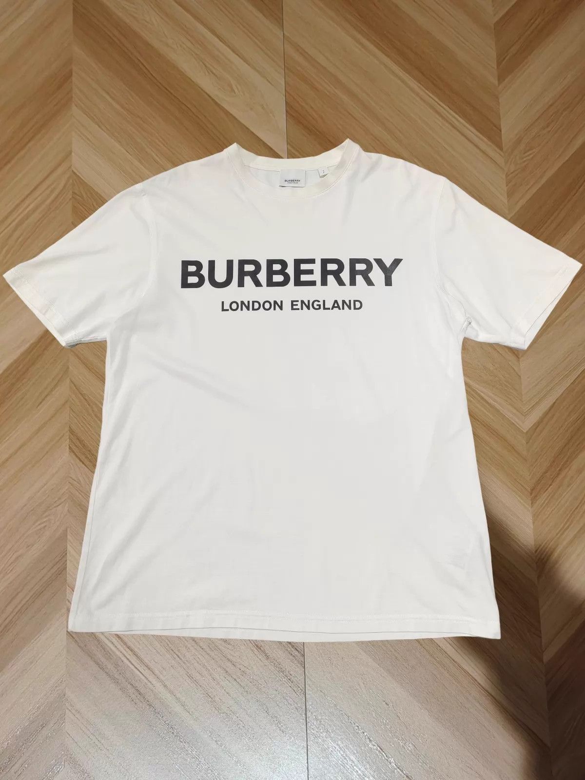Burberry BURBERRY White Logo Crew Neck T - shirt Size S Size S / US 4 / IT 40 - 1 Thumbnail