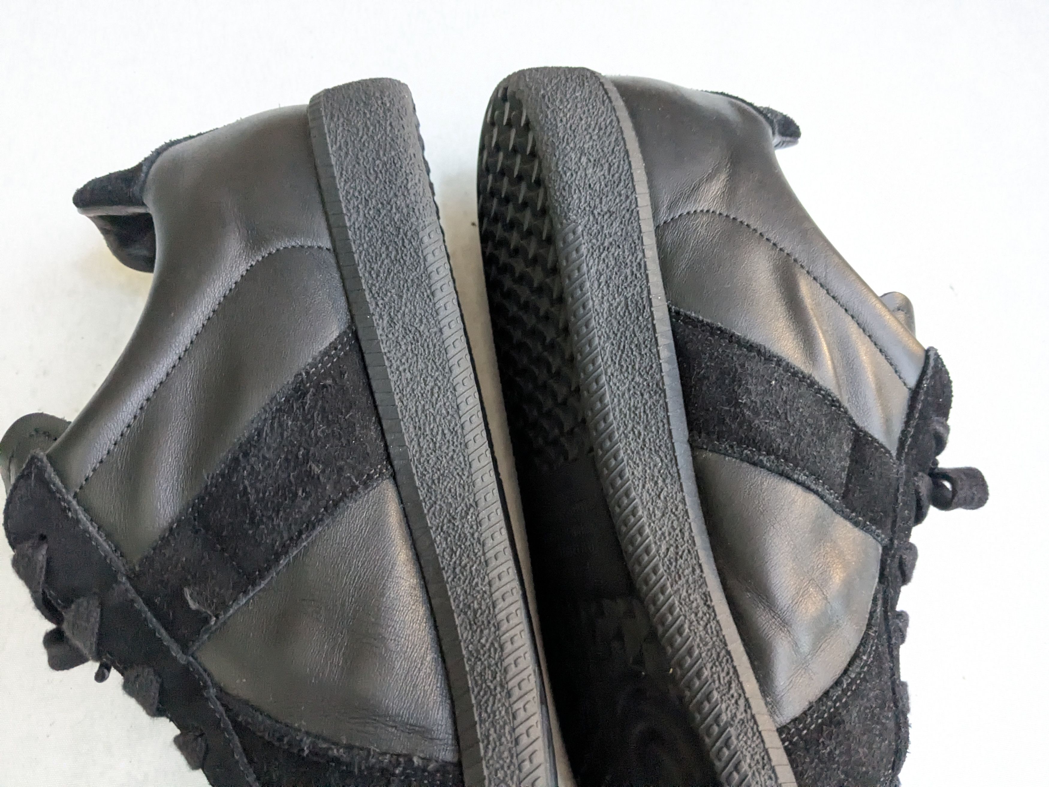 Maison Margiela Maison Margiela GAT Replica Black 10 43 Low Tops Size US 10 / EU 43 - 11 Thumbnail