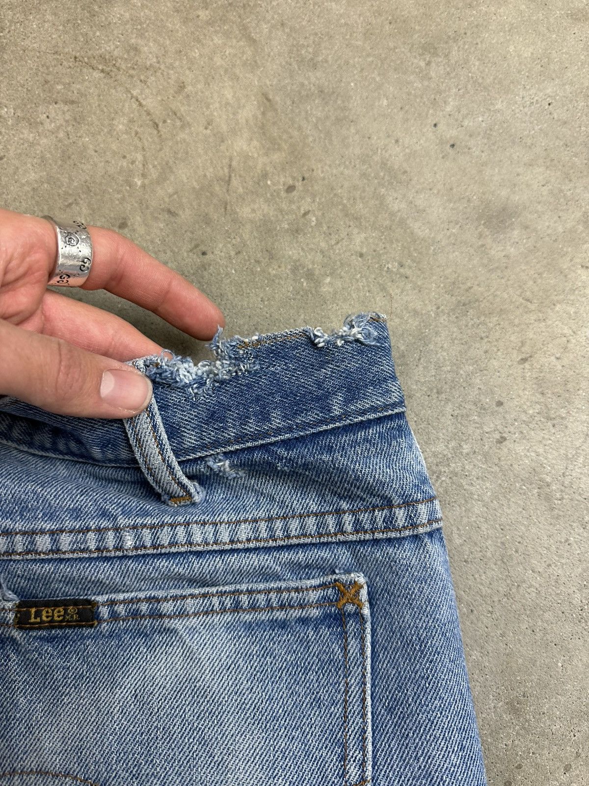 Lee × Vintage 80s Vintage Lee Distressed Light Wash Denim 34" Size US 34 / EU 50 - 7 Thumbnail