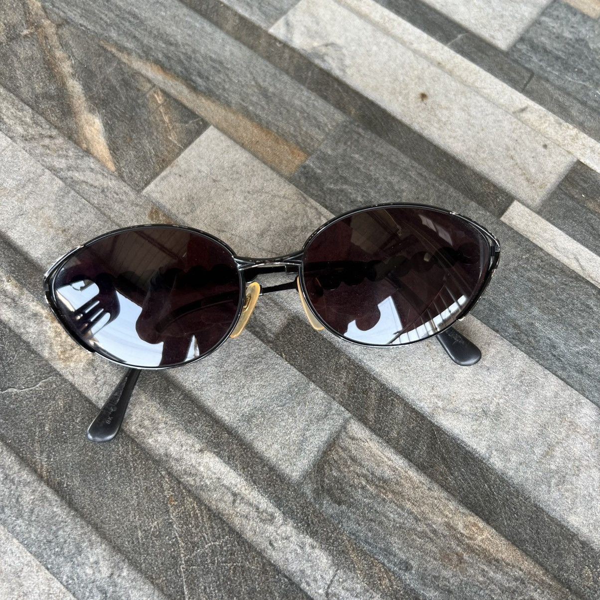 Valentino Vintage Valentino Sunglasses 5516-135 Size ONE SIZE - 5 Thumbnail