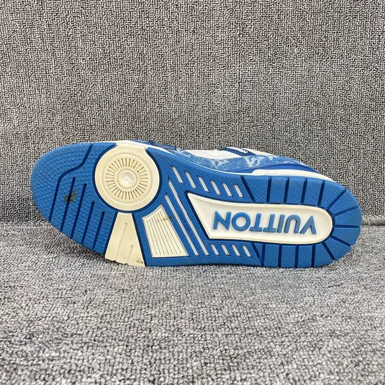 Louis Vuitton Louis Vuitton Blue and white denim sandals shoes Size US 7.5 / EU 40-41 - 3 Thumbnail
