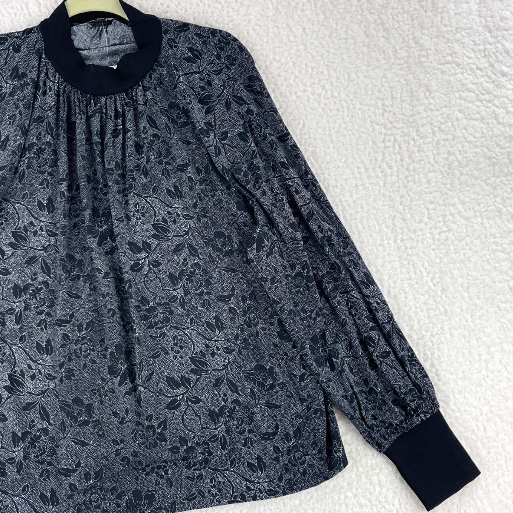 Ann Taylor Ann Taylor Black Floral Mock Neck Long Sleeve Shirt Womens Large Pullover Work New Size L / US 10 / IT 46 - 4 Thumbnail