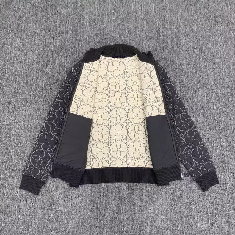 Other Louis Vuitton Cotton-padded jacket with black flowers and Size US M / EU 48-50 / 2 - 9 Thumbnail