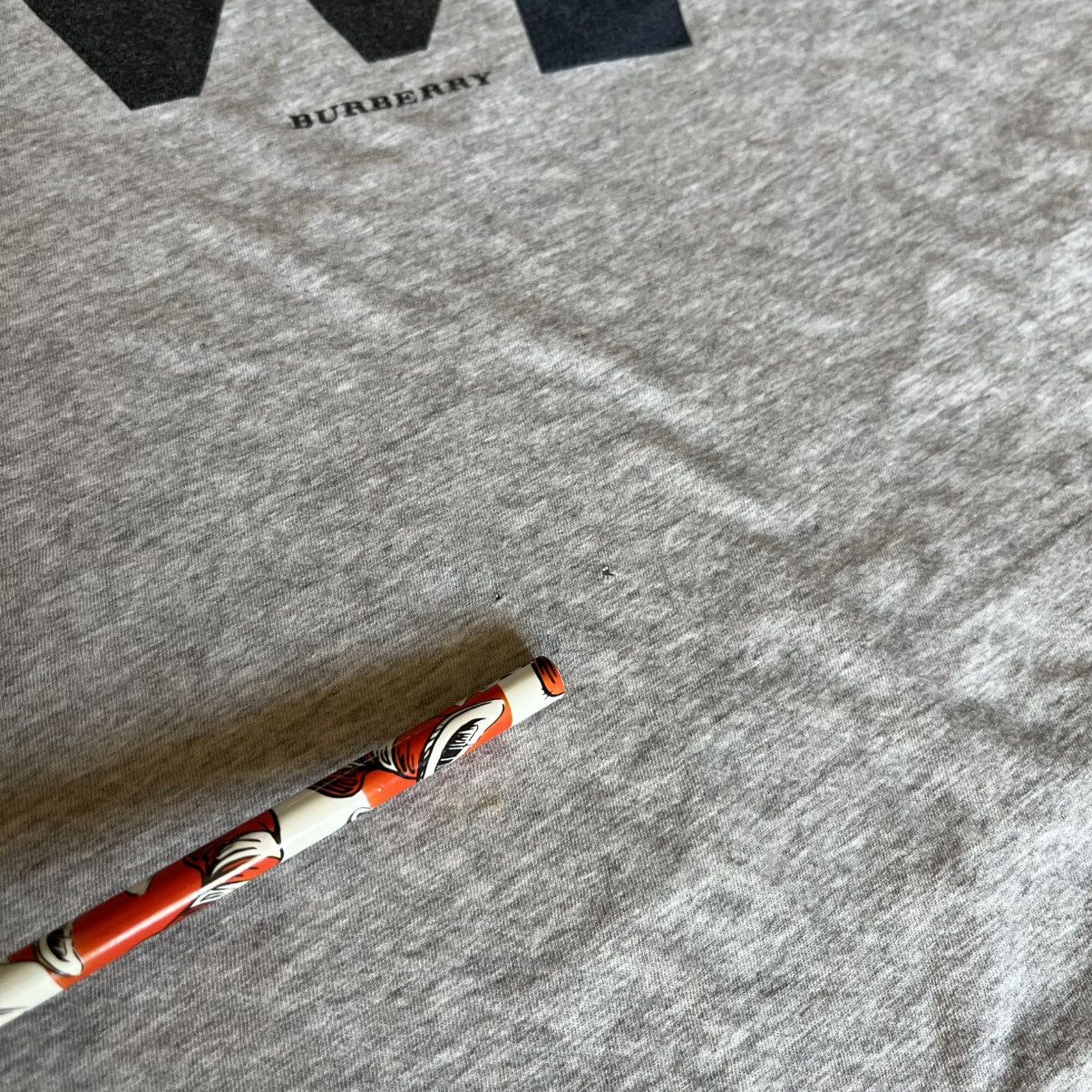 Burberry Vintage Burberry Brit Abstract Art Face Designer Graphic Tee Size US S / EU 44-46 / 1 - 6 Thumbnail