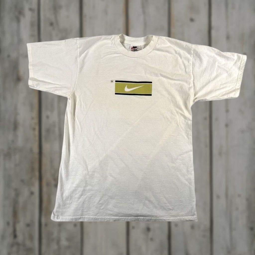 Nike VINTAGE Nike T Shirt Mens Medium White Center Swoosh Box Short Sleeve Pullover Size US M / EU 48-50 / 2 - 1 Thumbnail