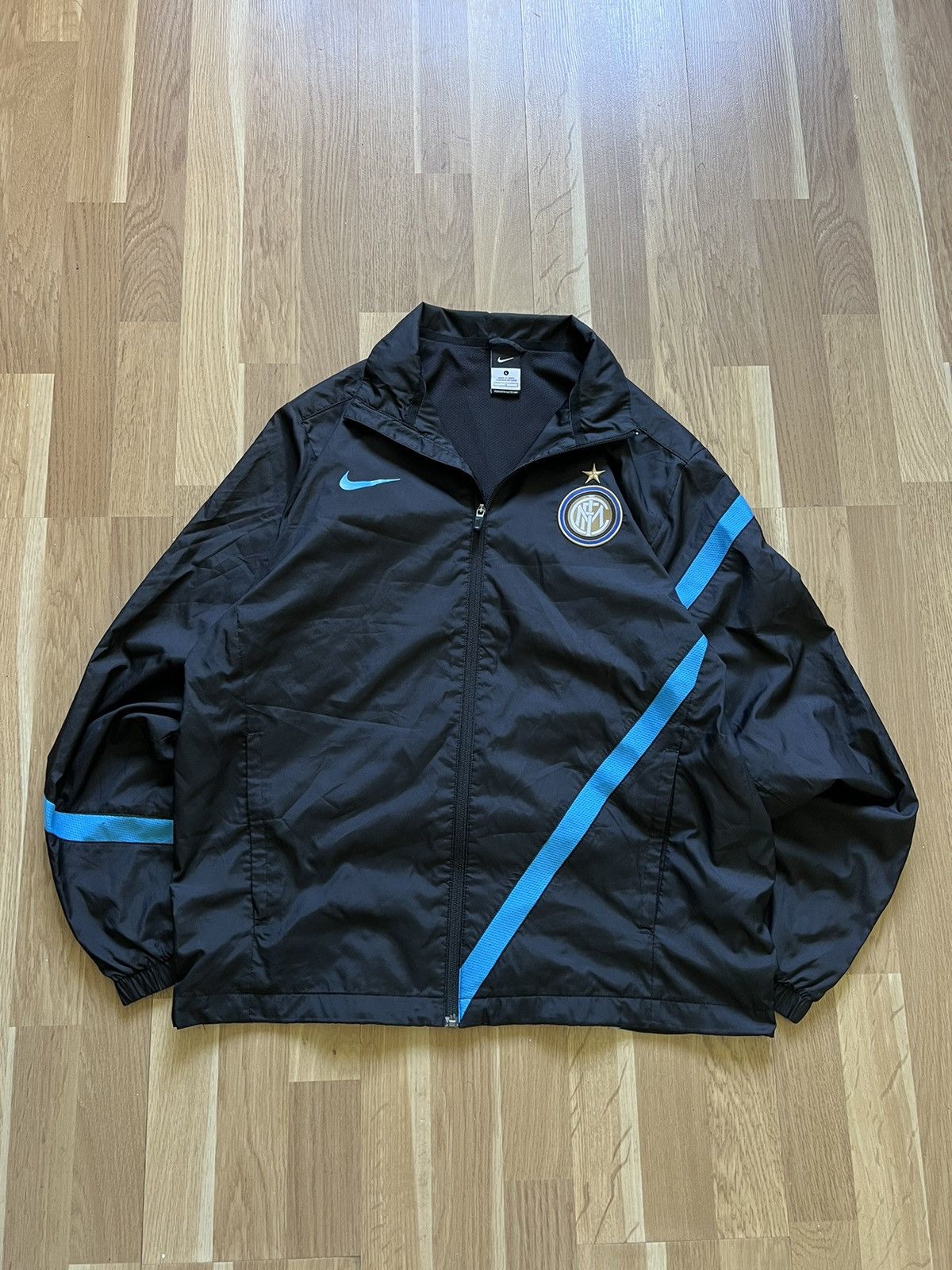 Nike Nike vintage drill track jacket inter Milan 2010 Size US L / EU 52-54 / 3 - 3 Thumbnail