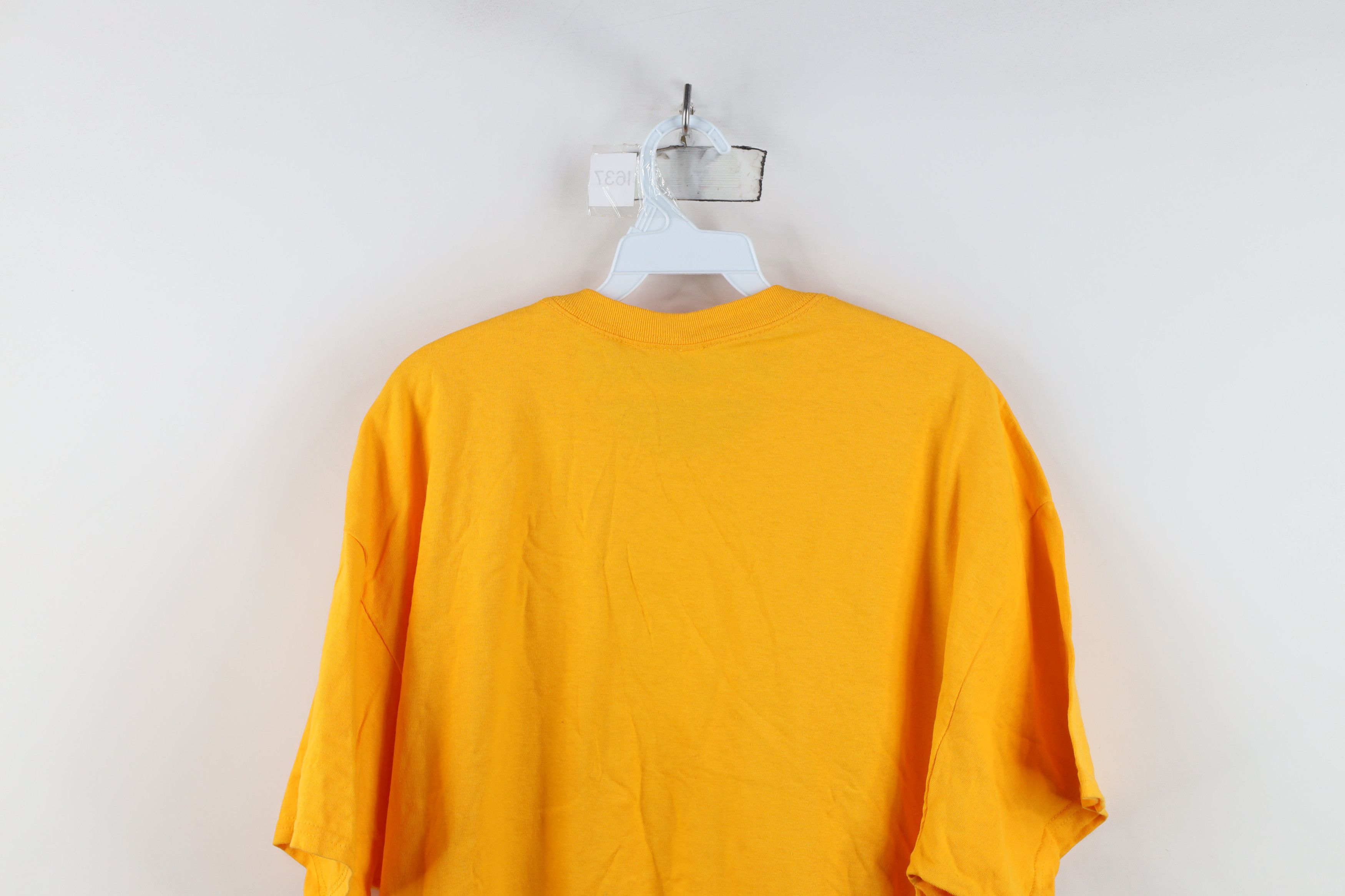 Vintage Y2K 2016 Cavaliers Basketball NBA Champions T-Shirt Yellow Size US XL / EU 56 / 4 - 14 Thumbnail