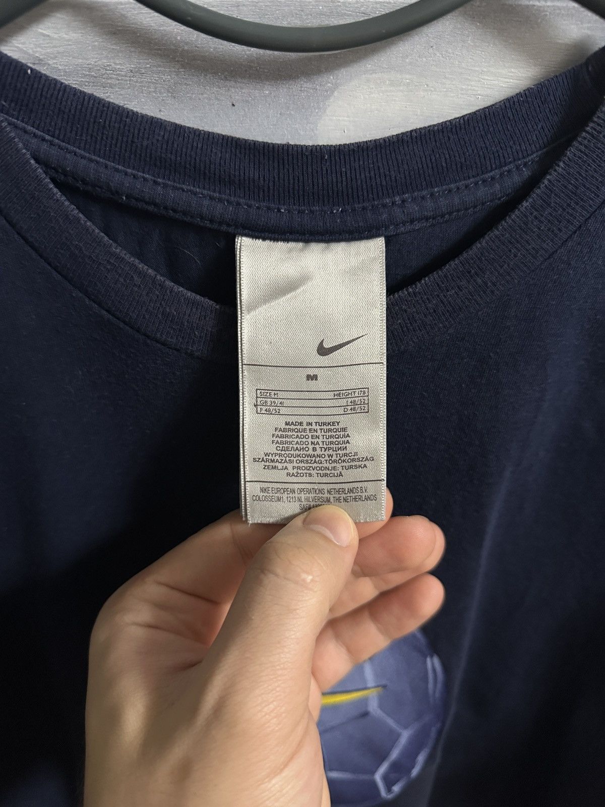 Nike Rare Vintage T-Shirt Nike Soccer Ball Centr Swoosh Football Size US M / EU 48-50 / 2 - 8 Thumbnail