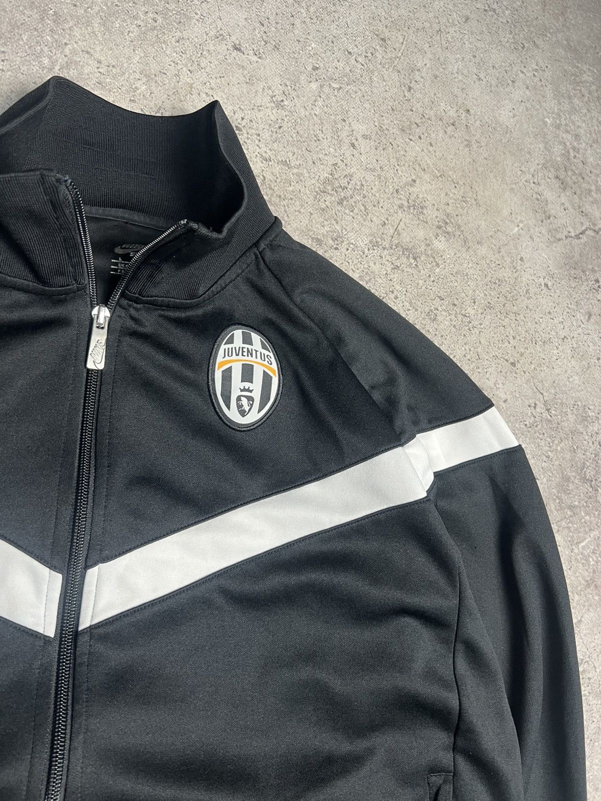 Nike Juventus Nike full zip bomber logo black Size US L / EU 52-54 / 3 - 5 Thumbnail
