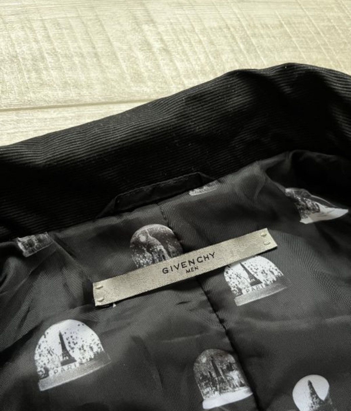 Givenchy Givenchy Waxed Coat Cloak Vintage Size US L / EU 52-54 / 3 - 6 Thumbnail