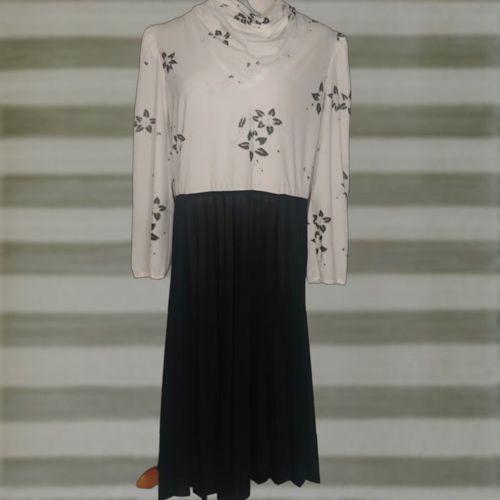 Vintage VINTAGE Cathy Sue Dress Large Floral Long Sleeve Knee Length 1970s Pleated Zip Back Zipper Sheer Stretch Polyester Women Size L / US 10 / IT 46 - 1 Thumbnail