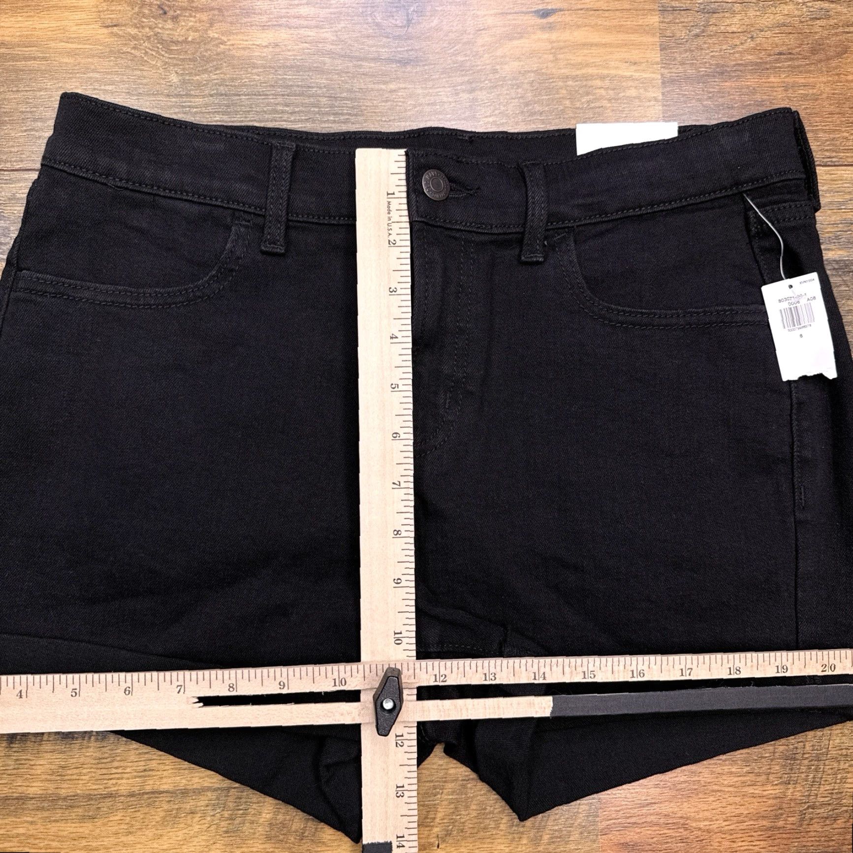 Old Navy Old Navy Shorts Womens 6 Black Denim Stretch 3 Inch Mid Rise Stretch New Size 28" / US 6 / IT 42 - 7 Thumbnail