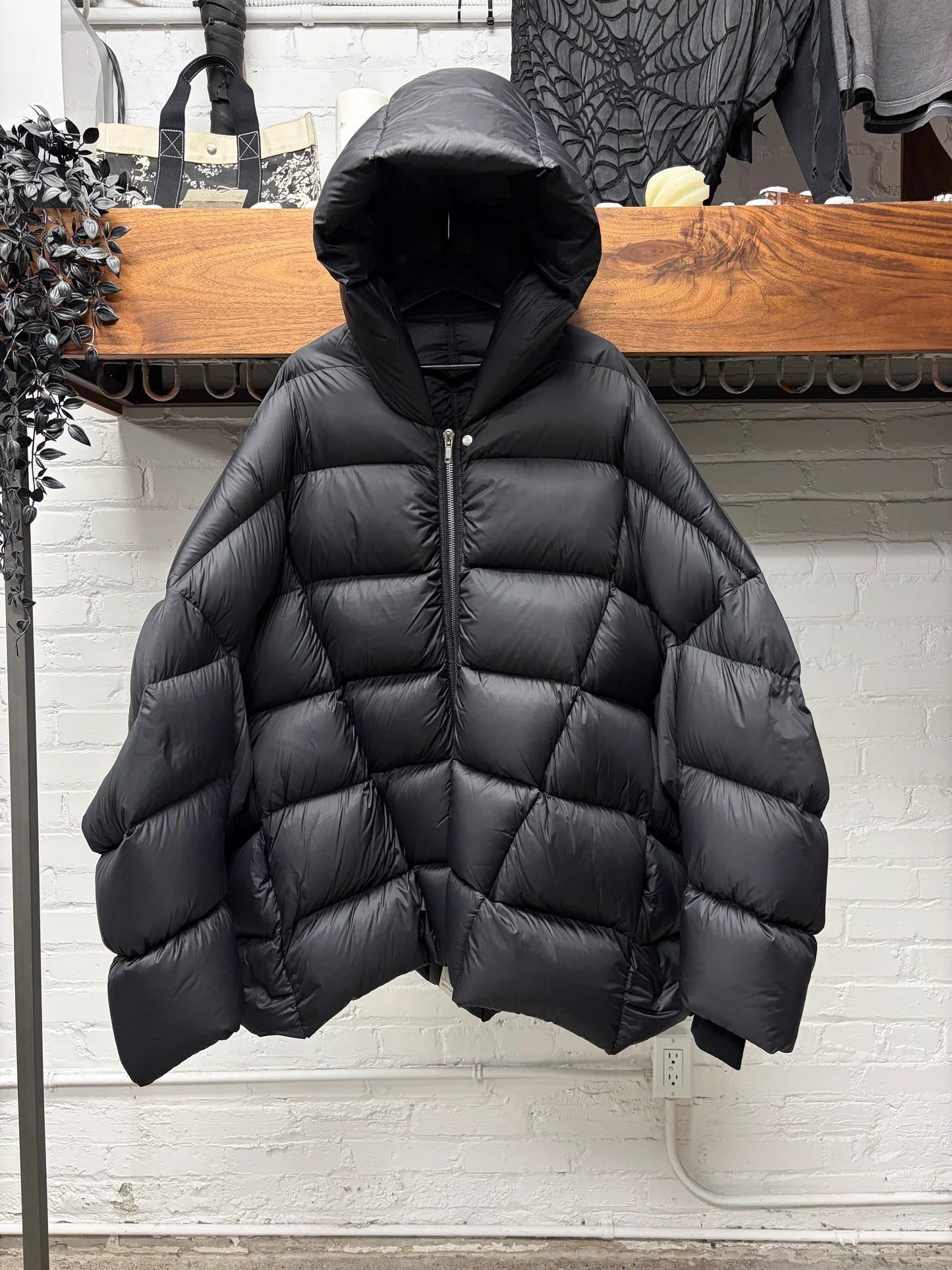 ジャケット・アウター Rick Owens LARRY Jumbo Duvet Rick Owens Duvet Jumbo Peter Down Jacket in Black | Grailed