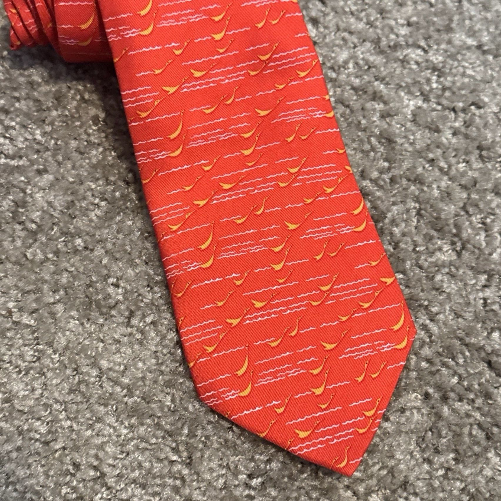 Salvatore Ferragamo VINTAGE Salvatore Ferragamo Bird Tie Red Silk Men Neck Tie Stork Heron Water 100% Silk Bird Theme Mens Size ONE SIZE - 3 Thumbnail