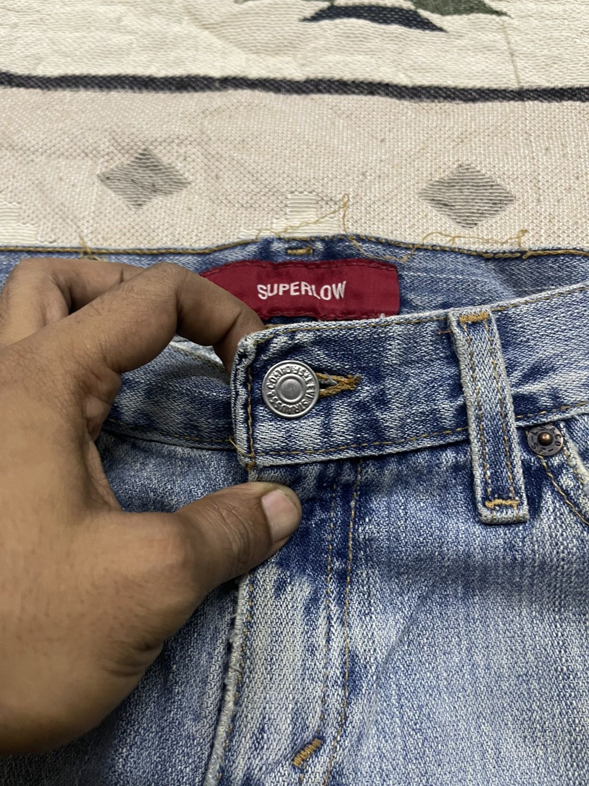 Levi's VINTAGE LEVIS 518 SUPER LOW BOOTCUT JEANS MADE IN USA Size 28" / US 6 / IT 42 - 7 Thumbnail