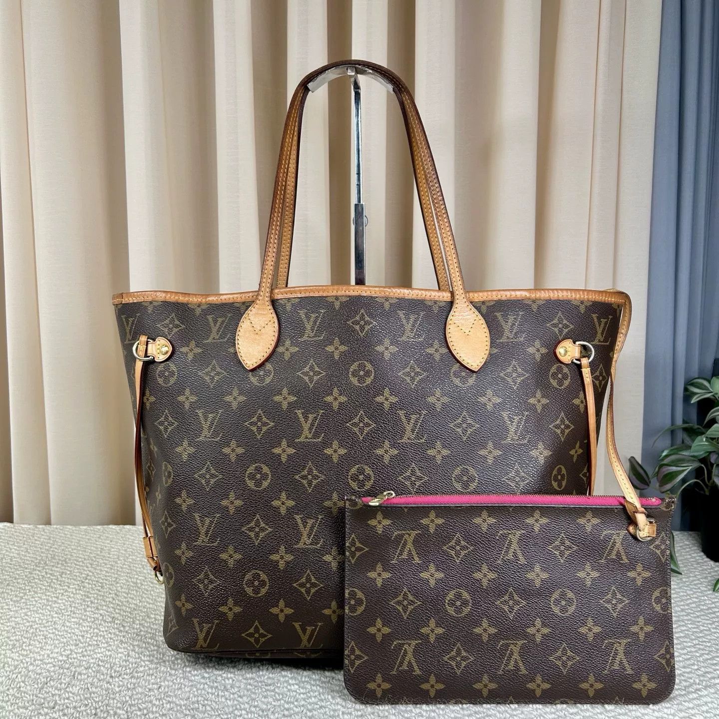 Louis Vuitton Pre-loved Bag Very good condition Size ONE SIZE - 1 Thumbnail