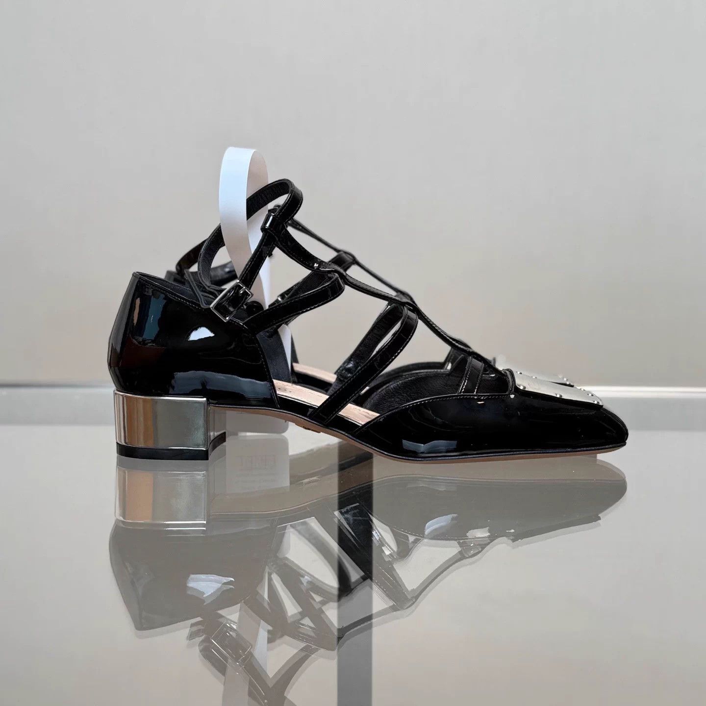 Dior DIOR black patent leather Roman sandals 36 new unused Size US 5 / IT 35 - 3 Thumbnail